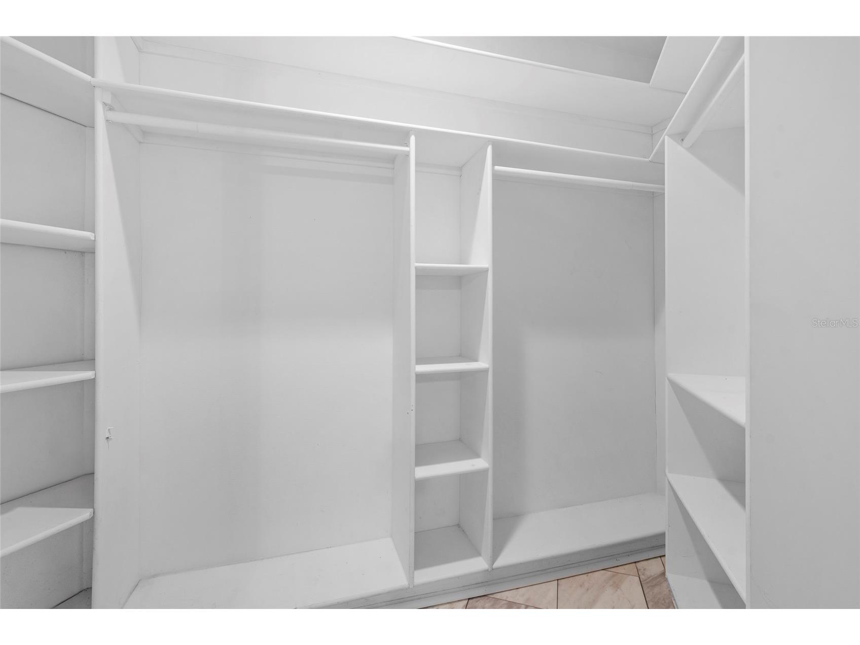 2410 Britannia Road Sarasota FL 34231 A4659887 image25