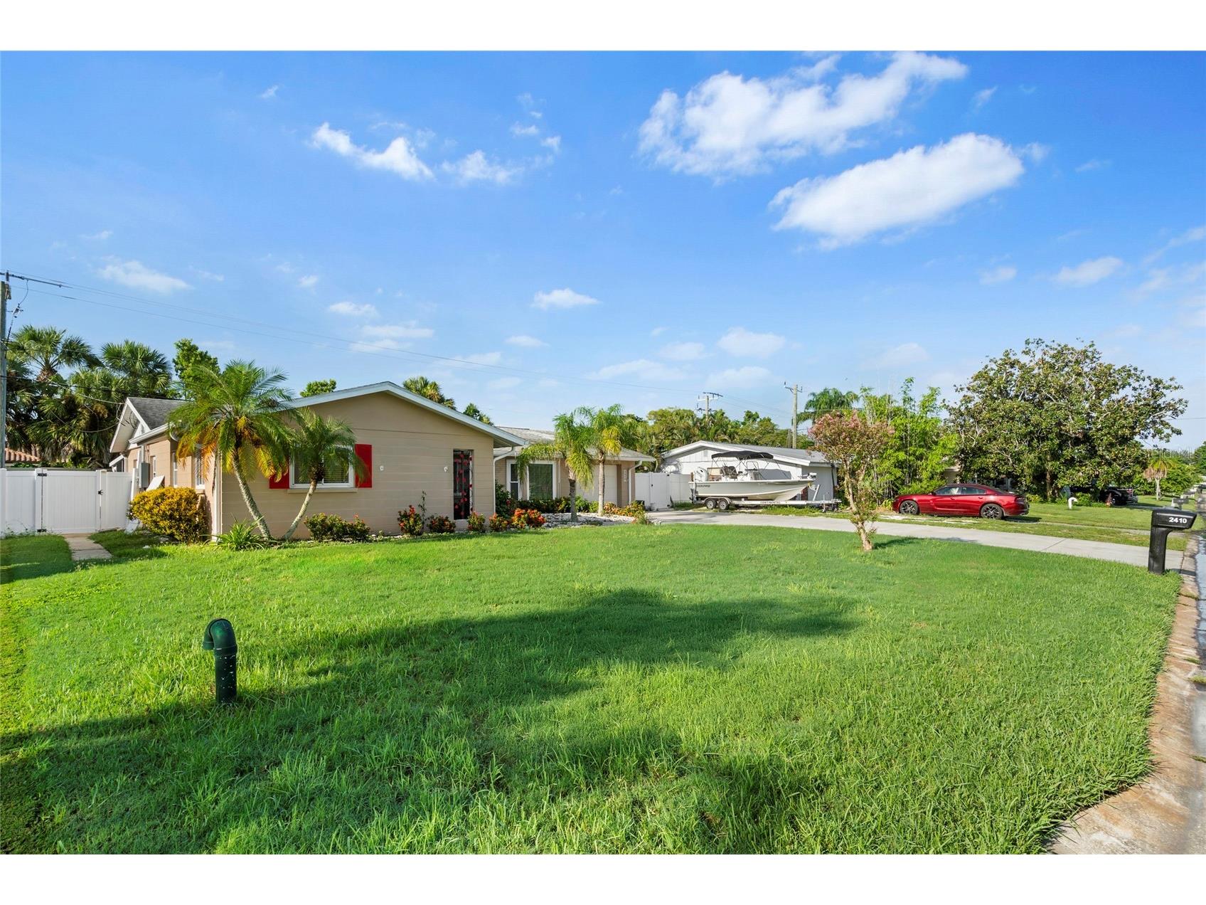 2410 Britannia Road Sarasota FL 34231 A4659887 image4