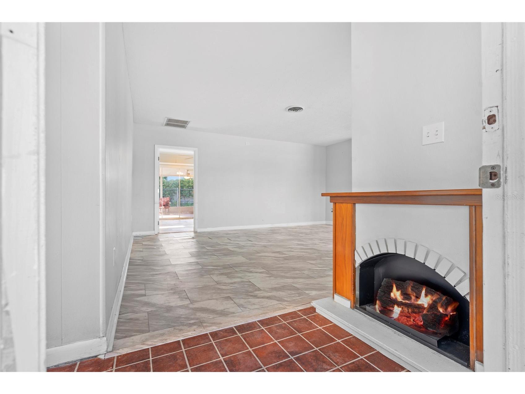 2410 Britannia Road Sarasota FL 34231 A4659887 image8