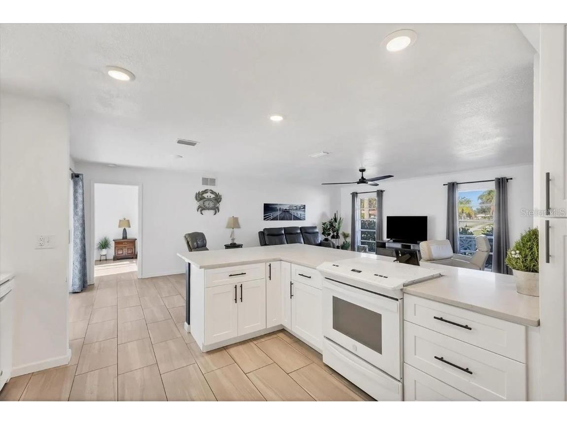 2410 Cass Street Sarasota FL 34231 A4672343 image11