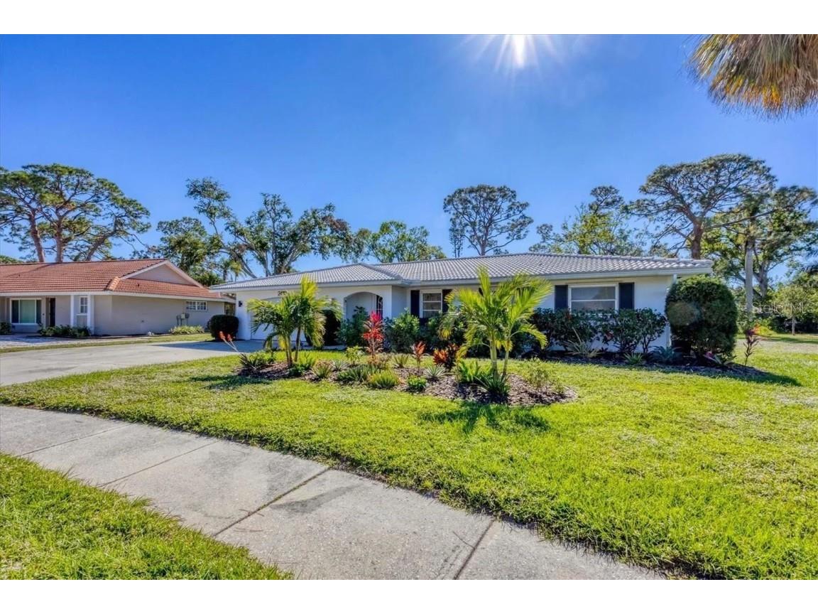 2410 Cass Street Sarasota FL 34231 A4672343 image2