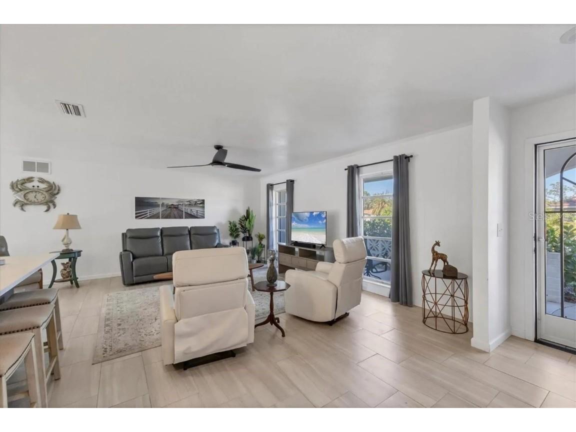 2410 Cass Street Sarasota FL 34231 A4672343 image5