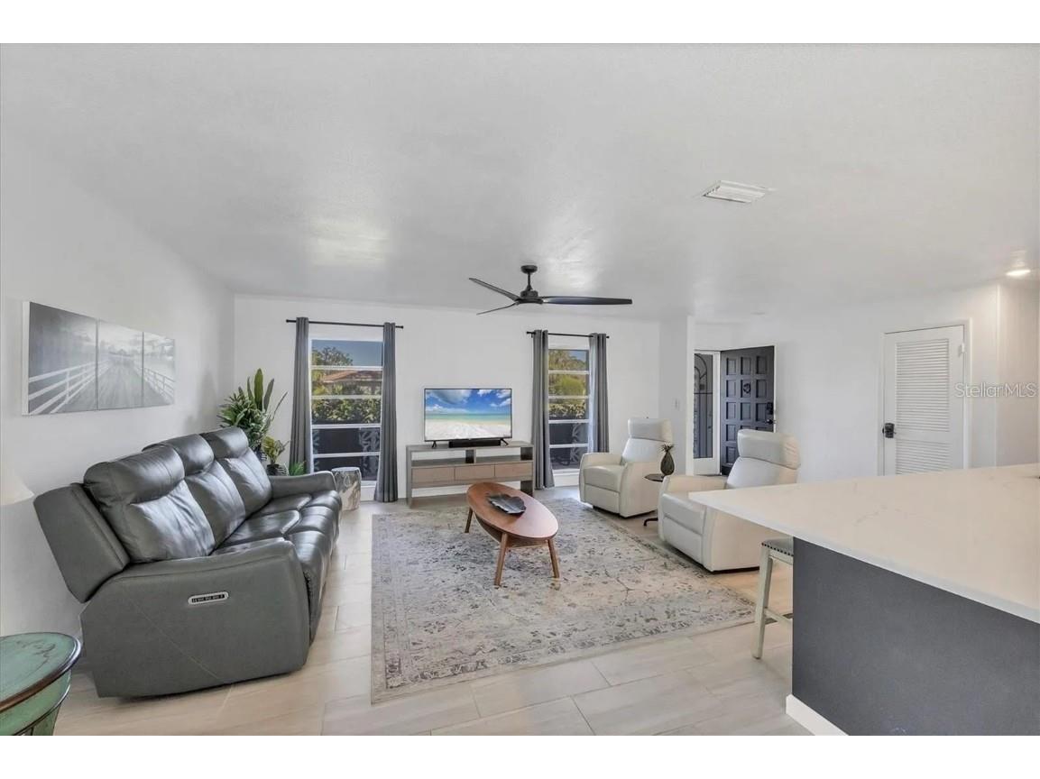 2410 Cass Street Sarasota FL 34231 A4672343 image7