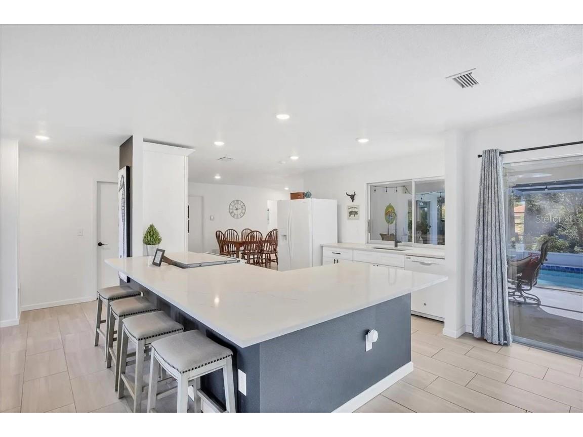 2410 Cass Street Sarasota FL 34231 A4672343 image9