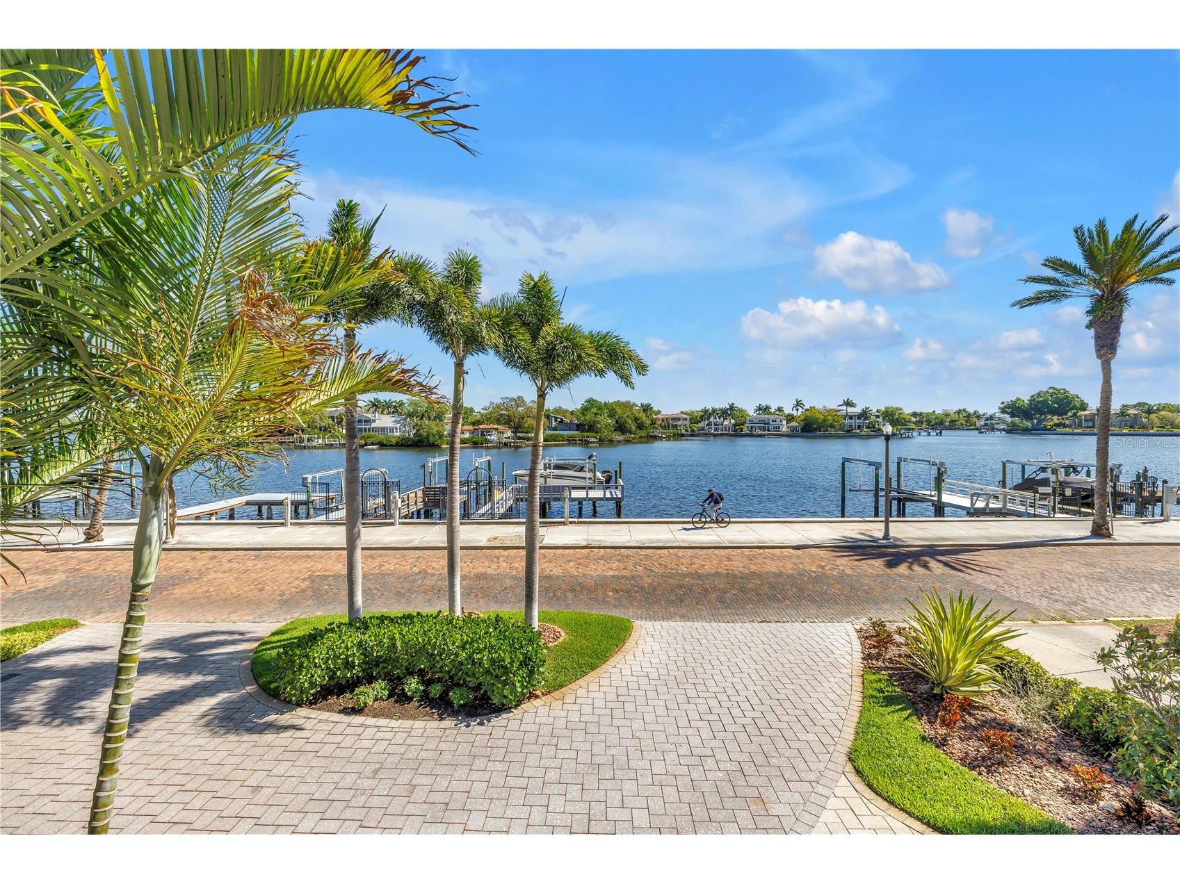 2410 Coffee Pot Boulevard NE Saint Petersburg FL 33704 TB8487123 image7