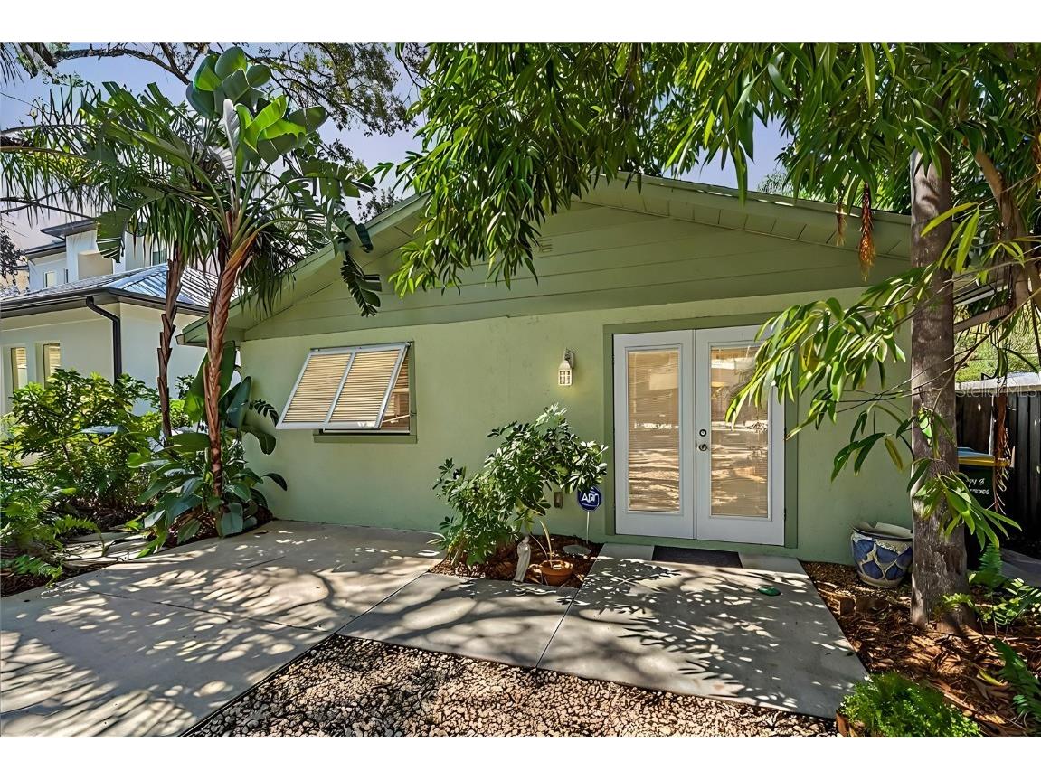 2410 Floyd Street Sarasota FL 34239 A4614422 image1