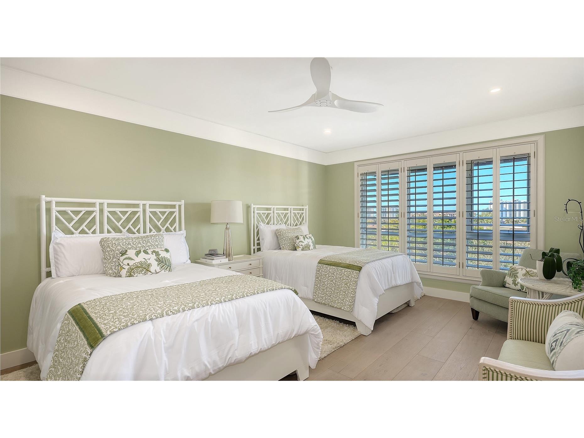 2410 Harbourside Drive #142 Longboat Key FL 34228 A4685398 image32