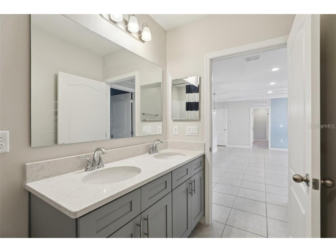 2410 Park Avenue Indian Lake Estates FL 33855 L4952024 image19