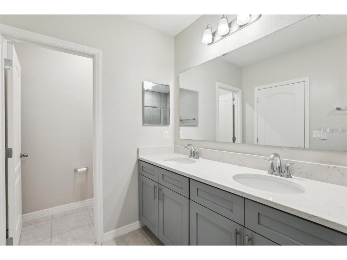 2410 Park Avenue Indian Lake Estates FL 33855 L4952024 image23