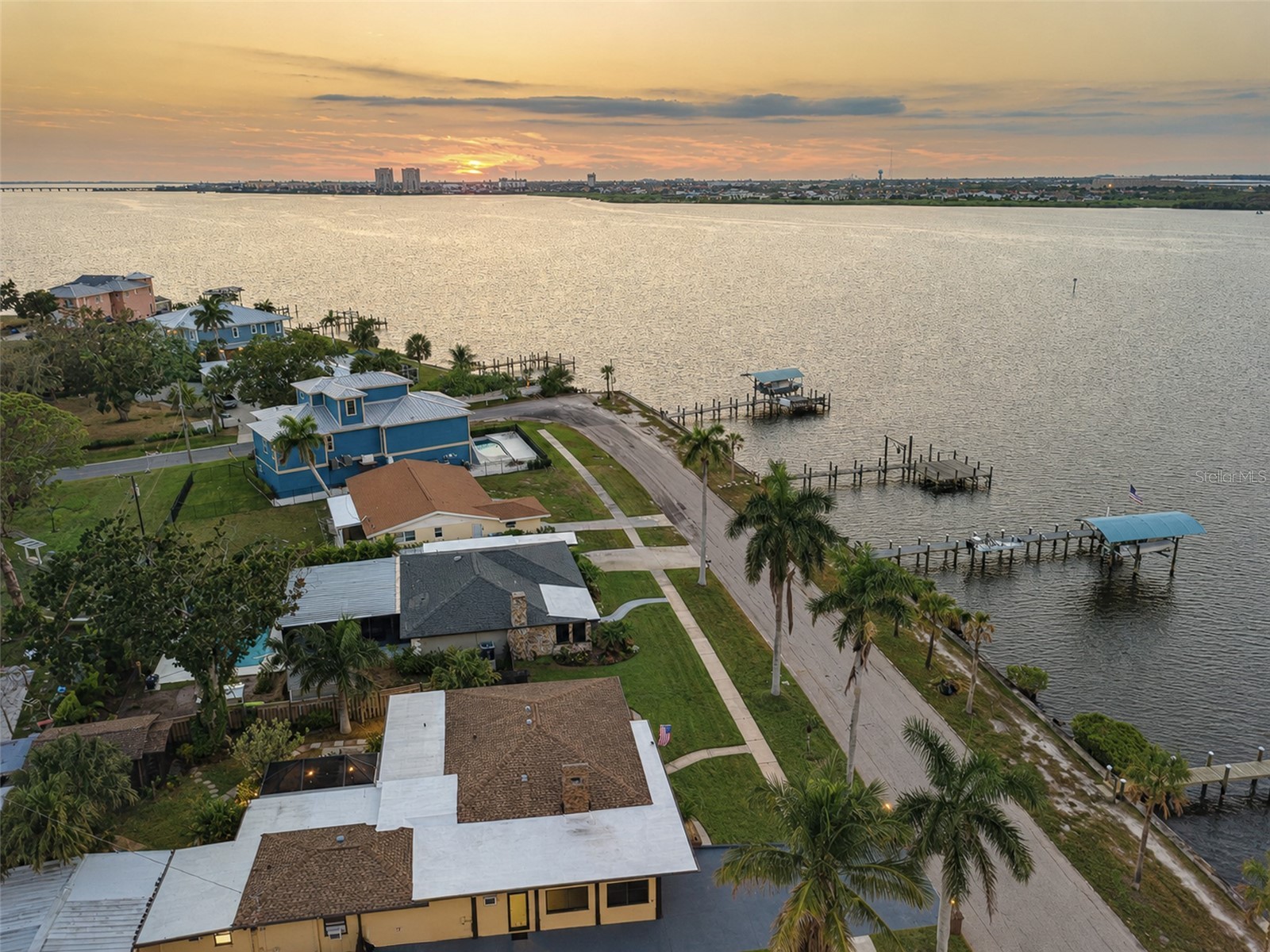 2410 Riverside Drive E Bradenton FL 34208 - MANATEE RIVER A4699450 image71