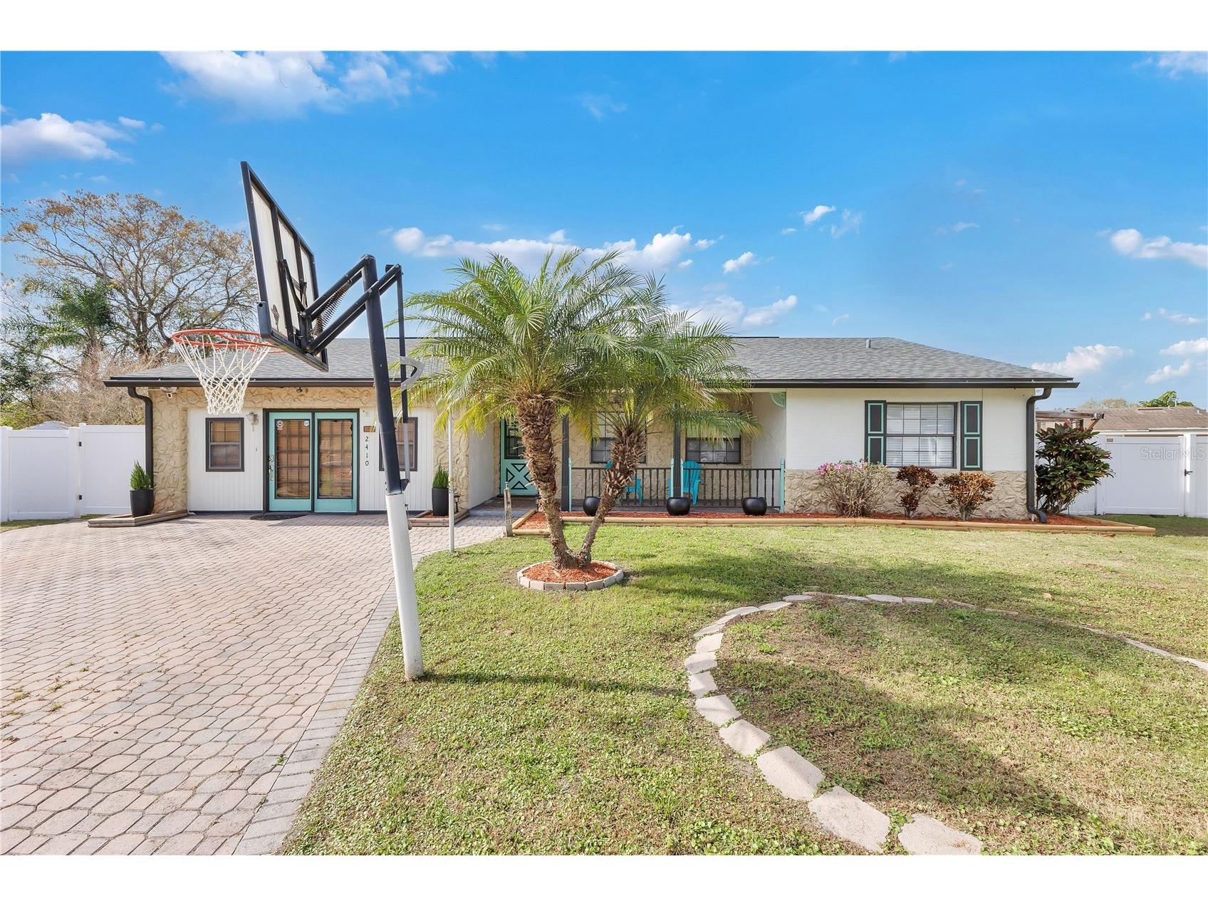 2410 Sweetbriar Court Kissimmee FL 34744 O6374859 image1