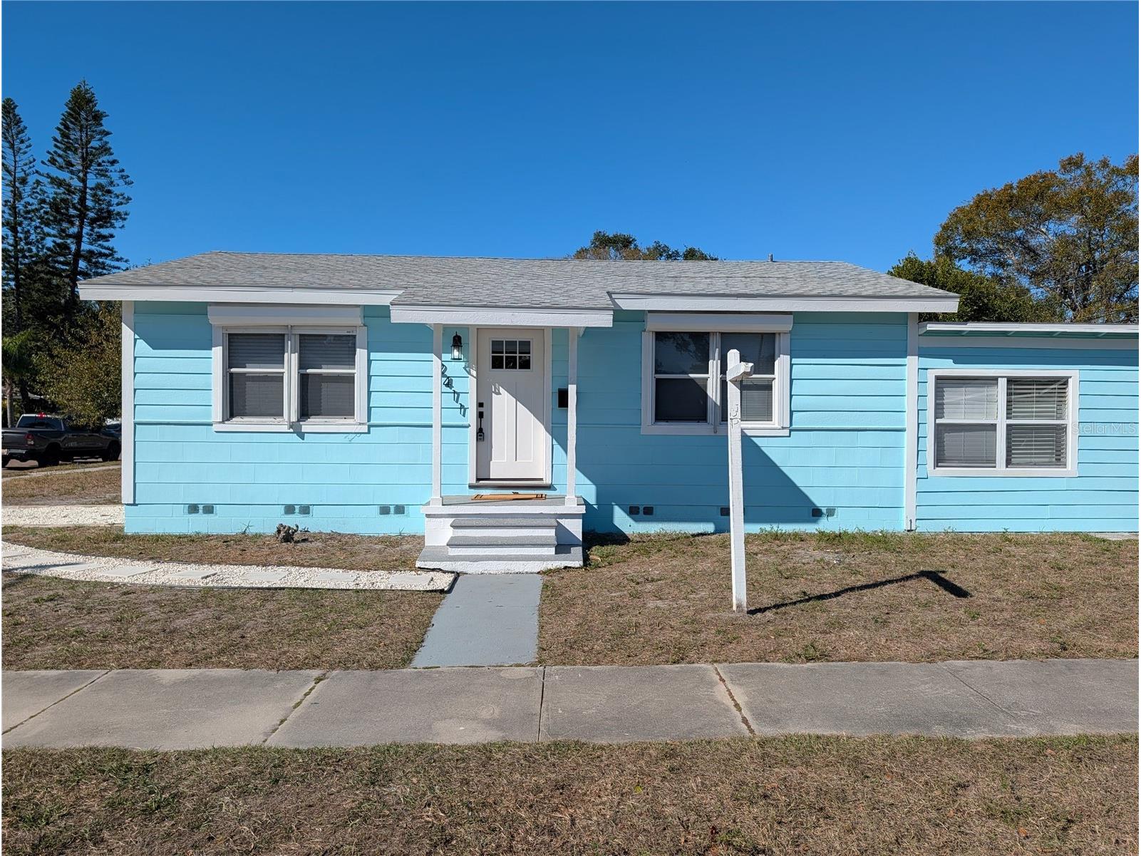 2411 45th Street S Saint Petersburg FL 33711 TB8465191 image1