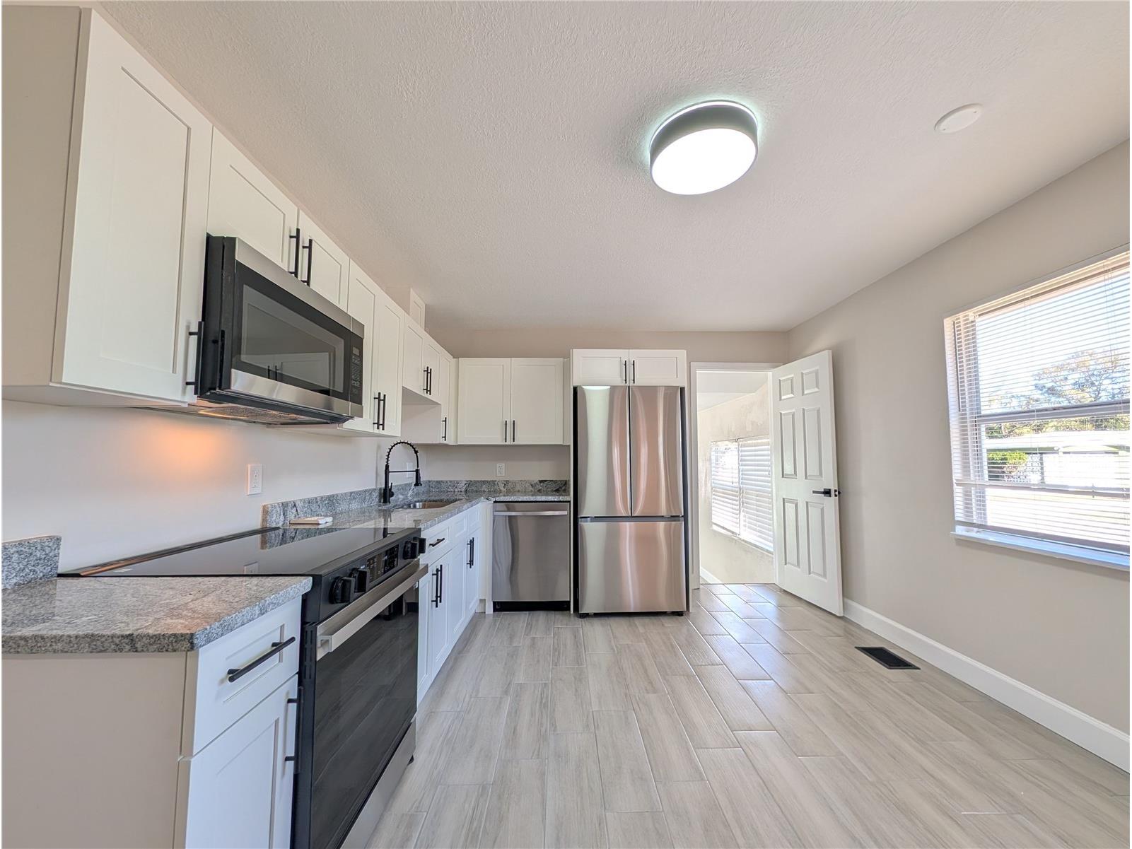 2411 45th Street S Saint Petersburg FL 33711 TB8465191 image10