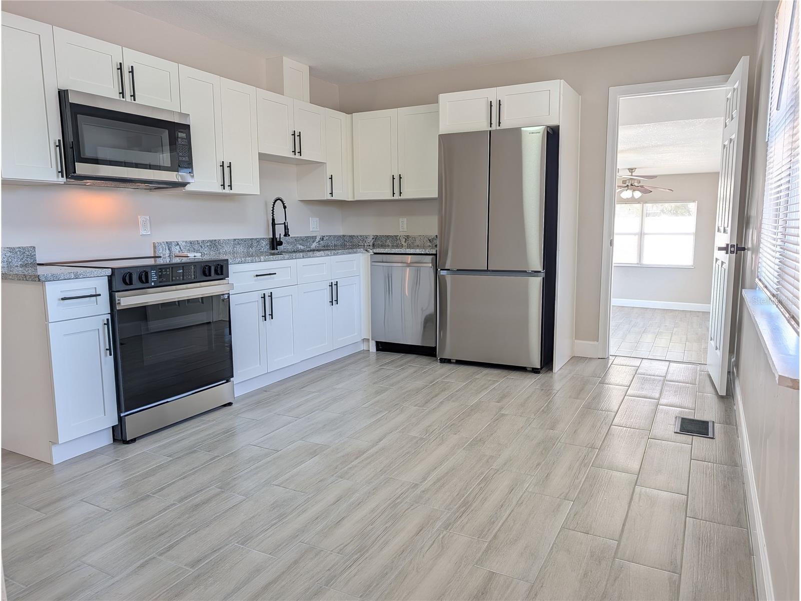 2411 45th Street S Saint Petersburg FL 33711 TB8465191 image8