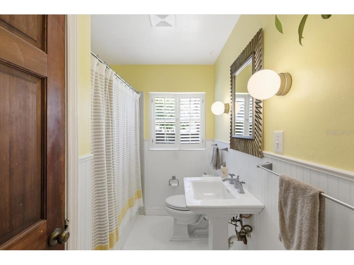 2411 Covina Way S Saint Petersburg FL 33712 TB8512801 image16