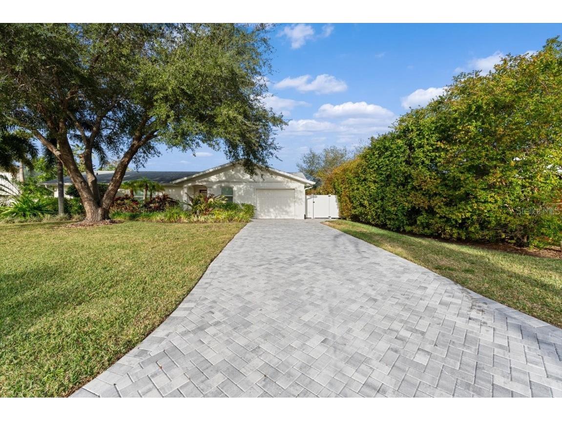 2411 Nassau Street Sarasota FL 34231 - PHILLIPPI CREEK A4594875 image1