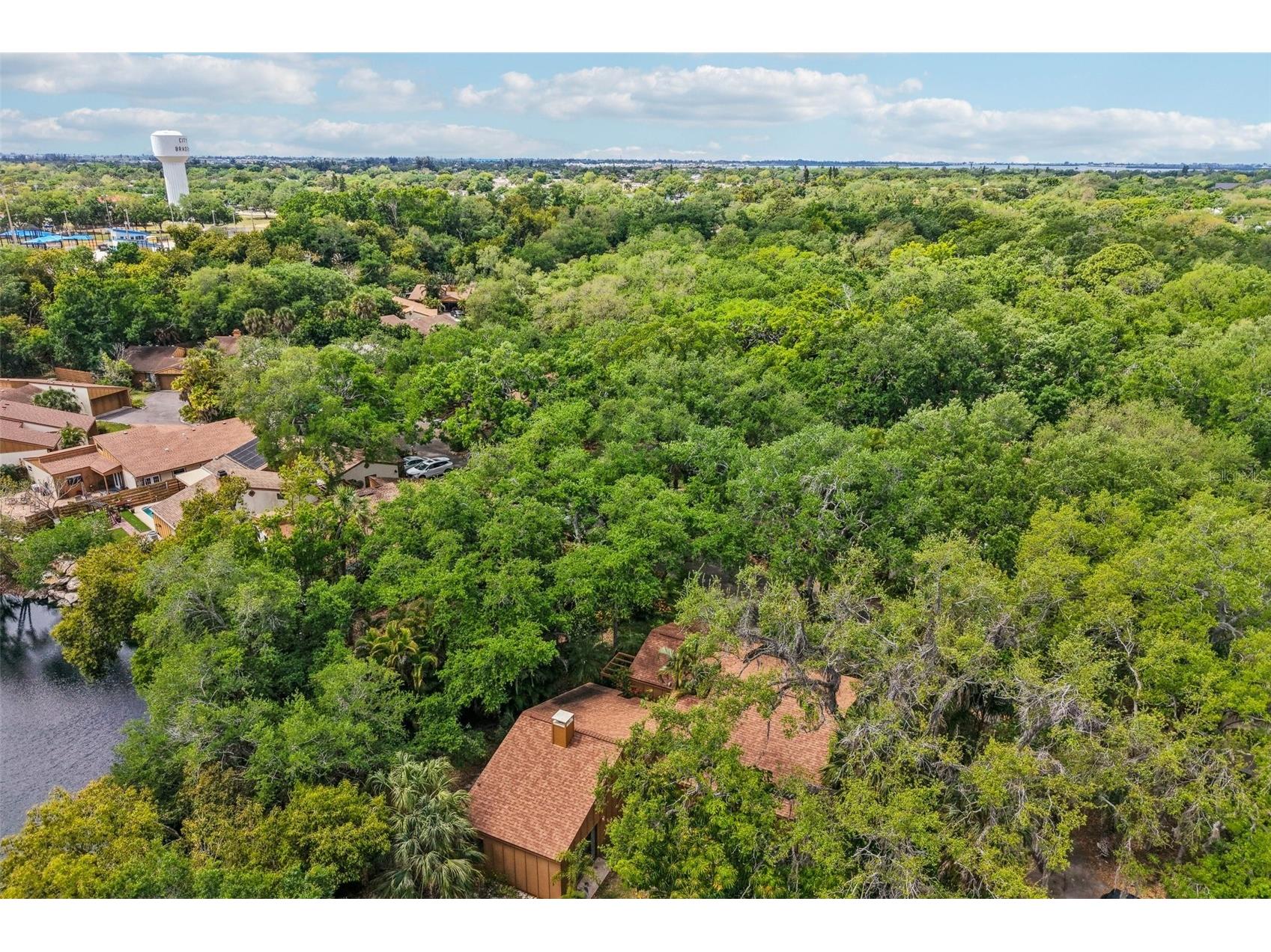 2411 Pheasant Ln Bradenton FL 34209 TB8484895 image45