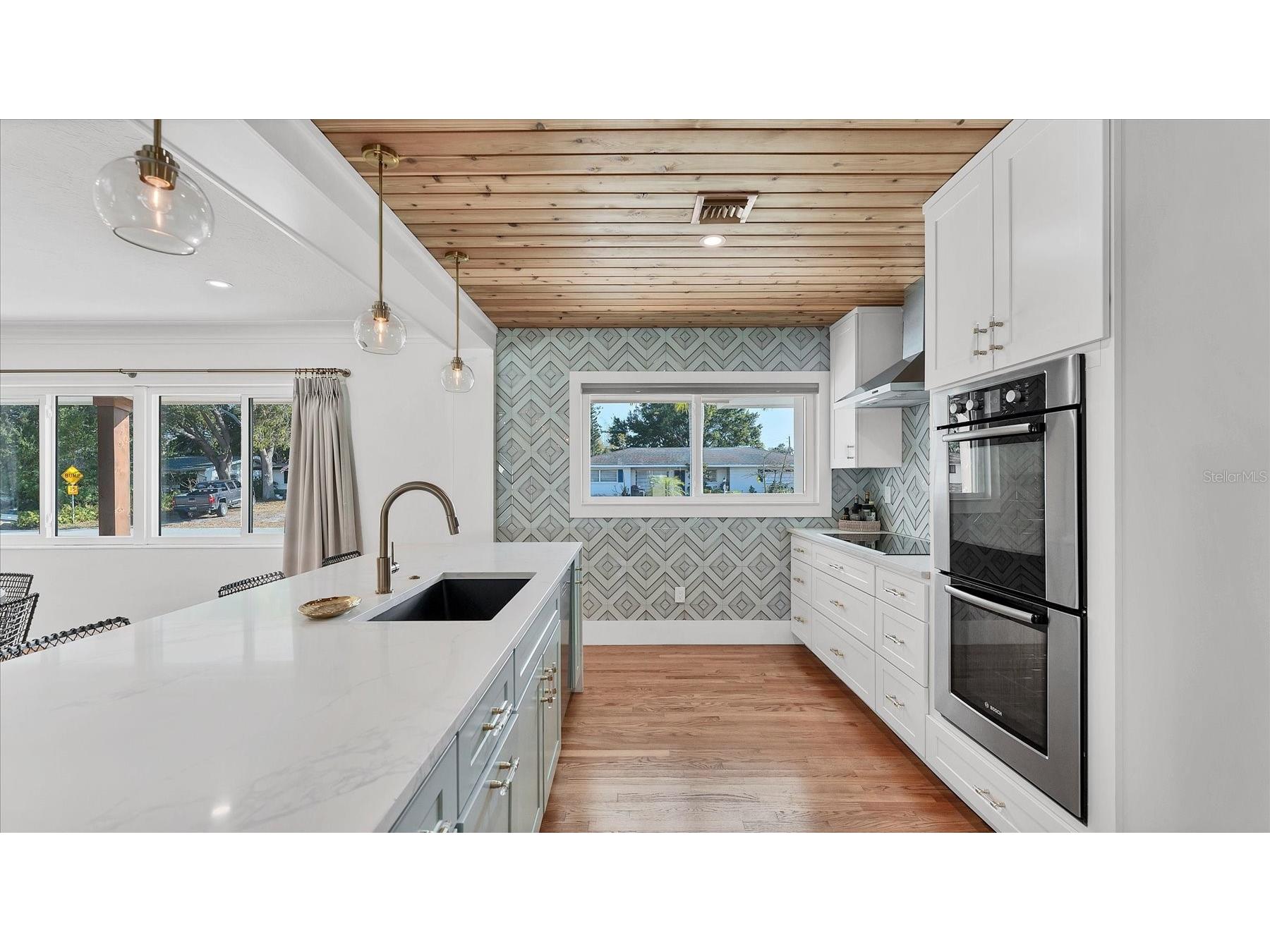 2411 Valencia Drive Sarasota FL 34239 A4683111 image12