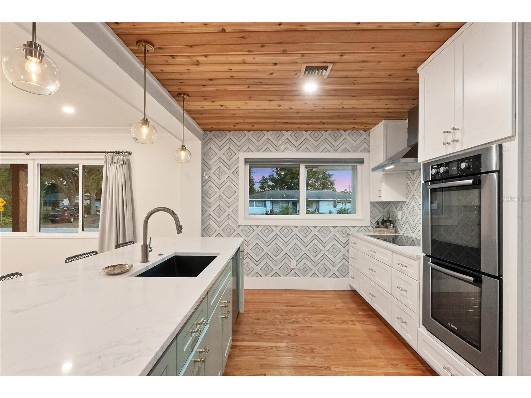2411 Valencia Drive Sarasota FL 34239 A4683111 image14