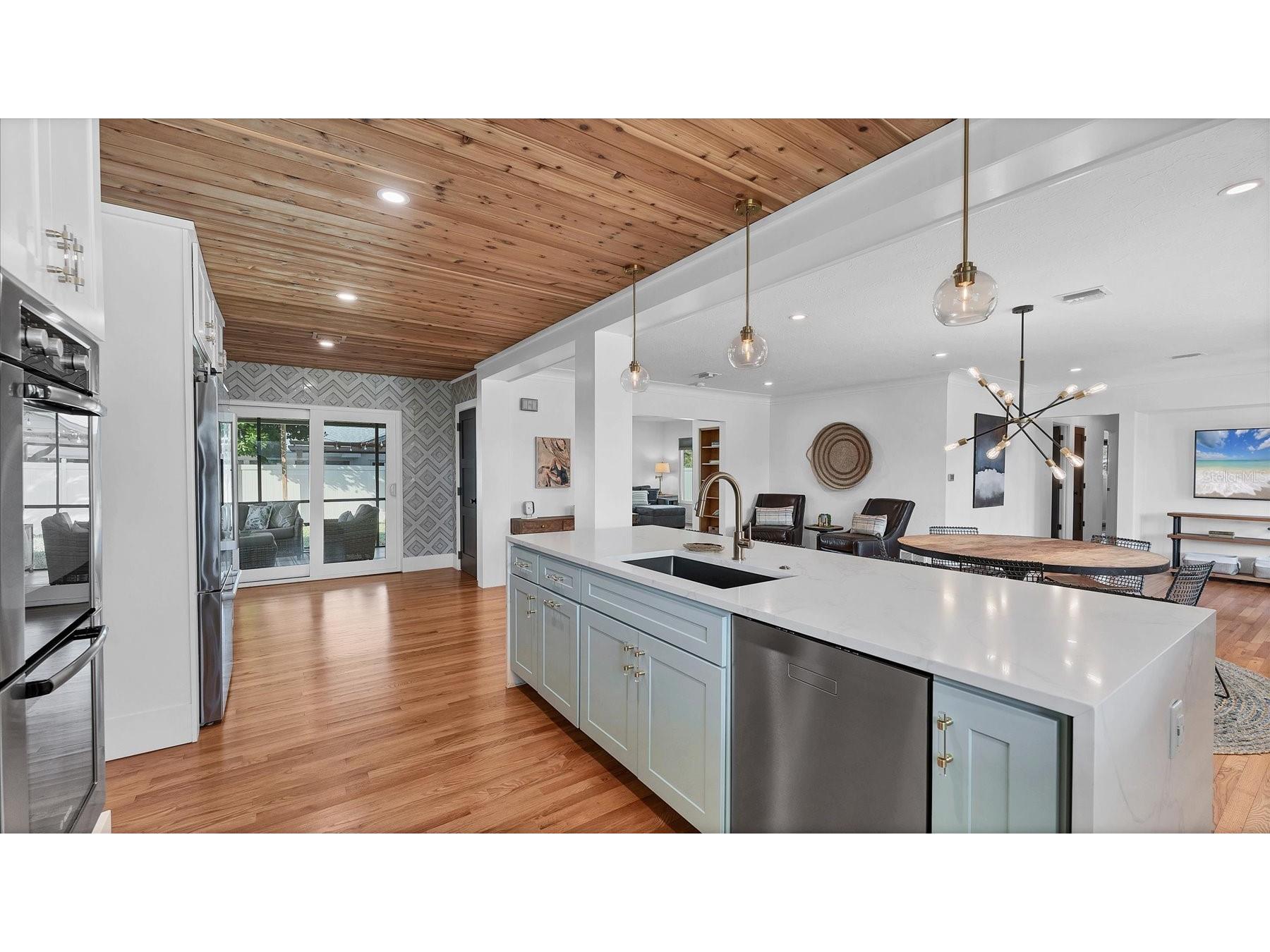 2411 Valencia Drive Sarasota FL 34239 A4683111 image15
