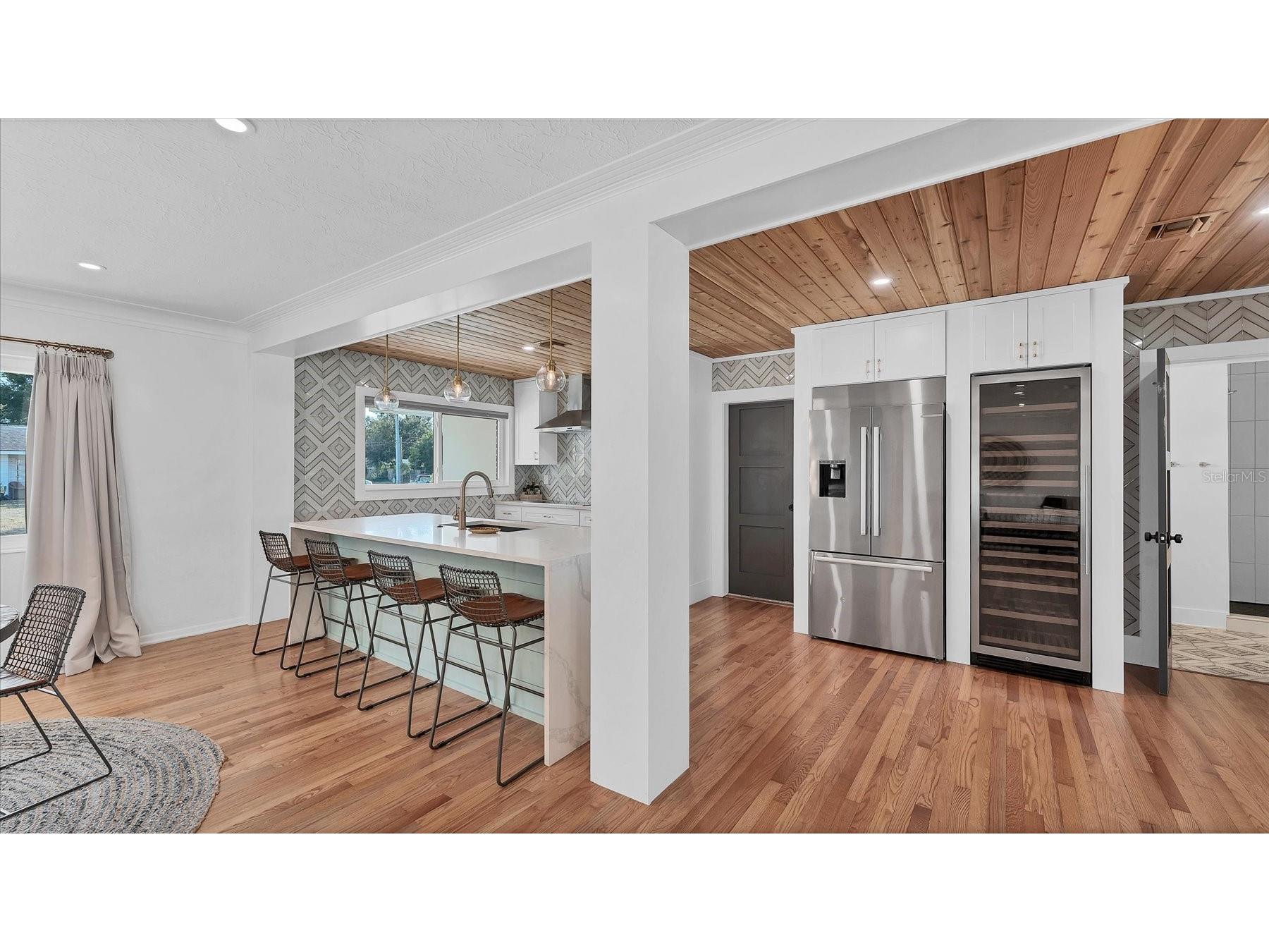 2411 Valencia Drive Sarasota FL 34239 A4683111 image16