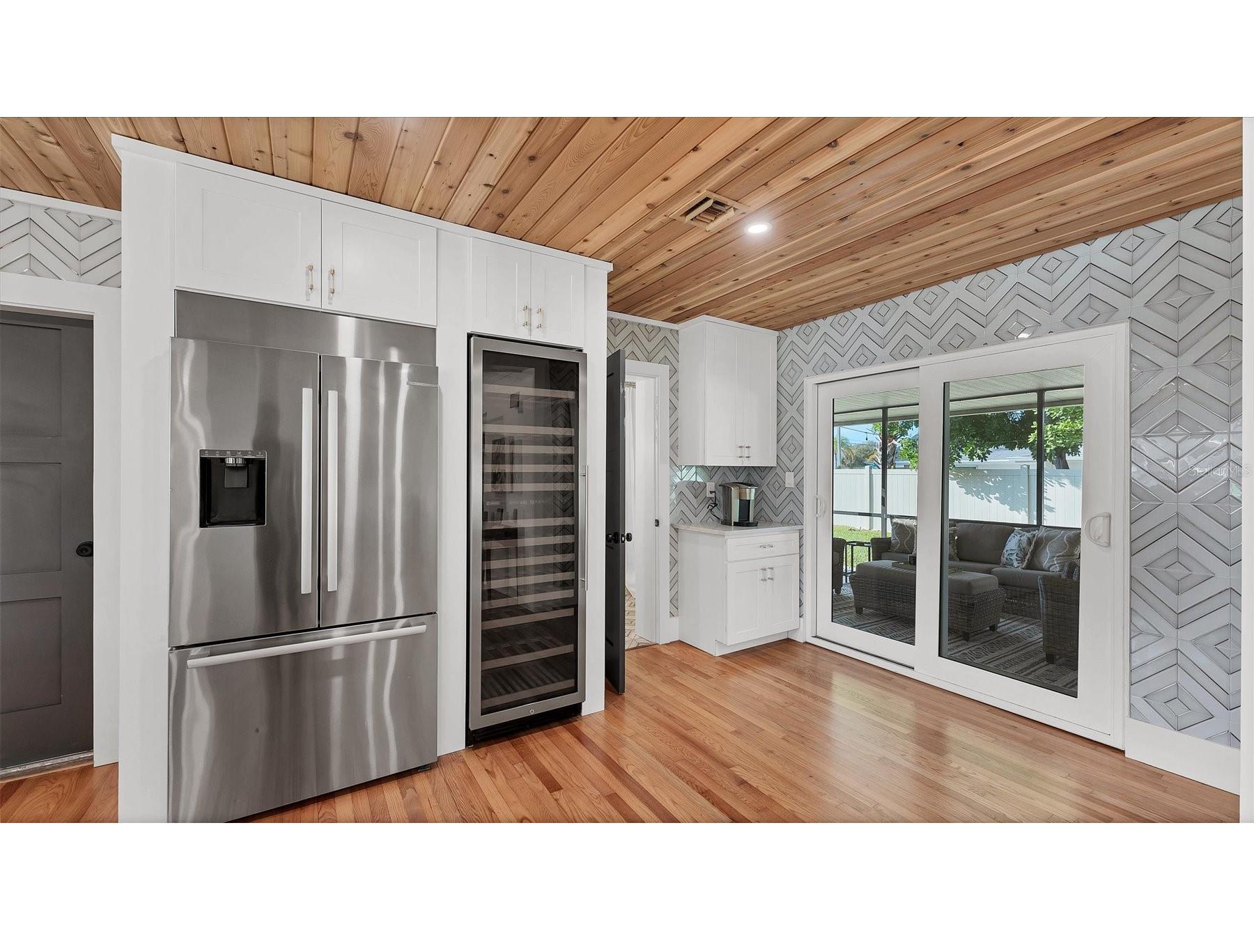 2411 Valencia Drive Sarasota FL 34239 A4683111 image17