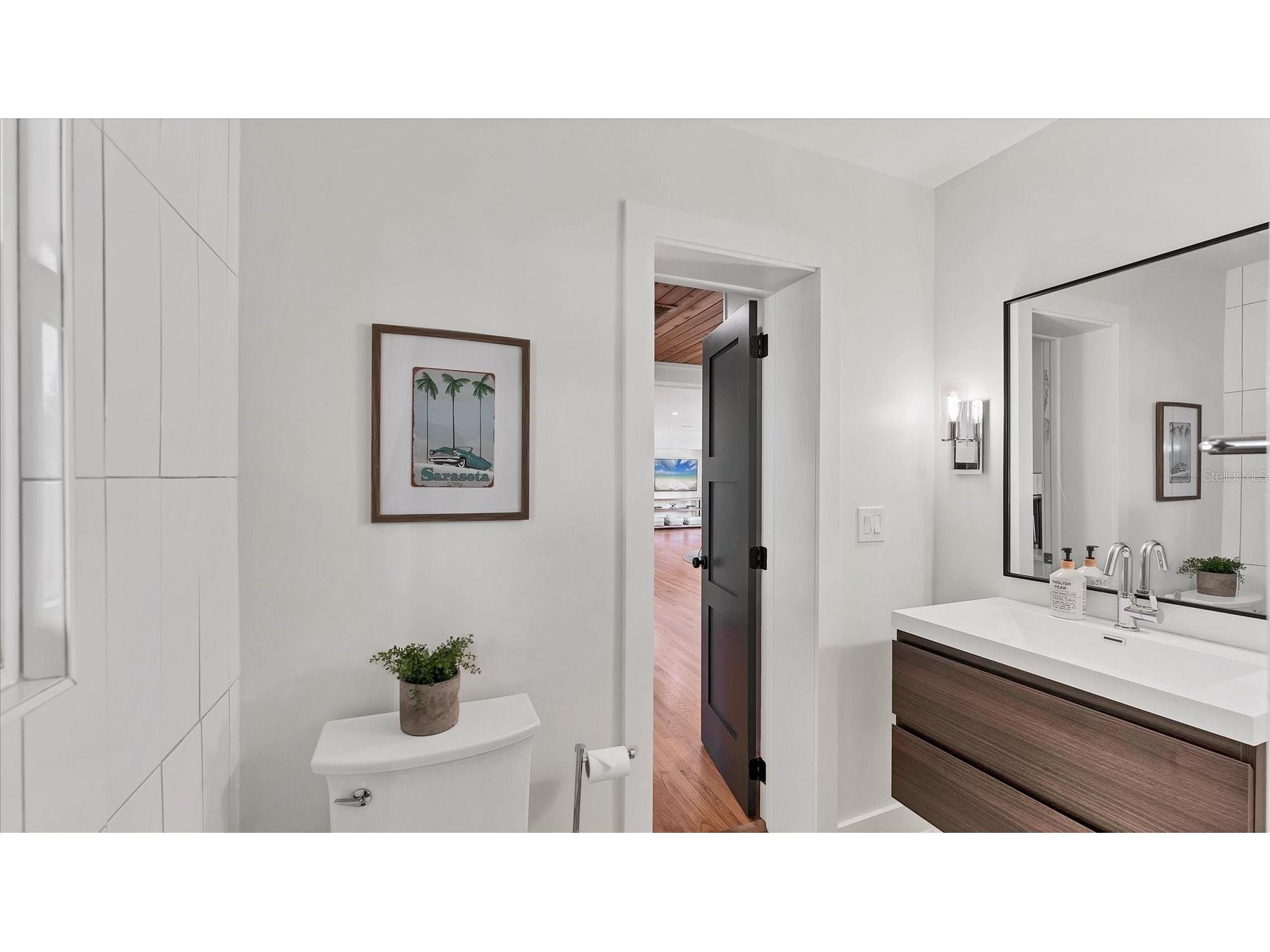 2411 Valencia Drive Sarasota FL 34239 A4683111 image23