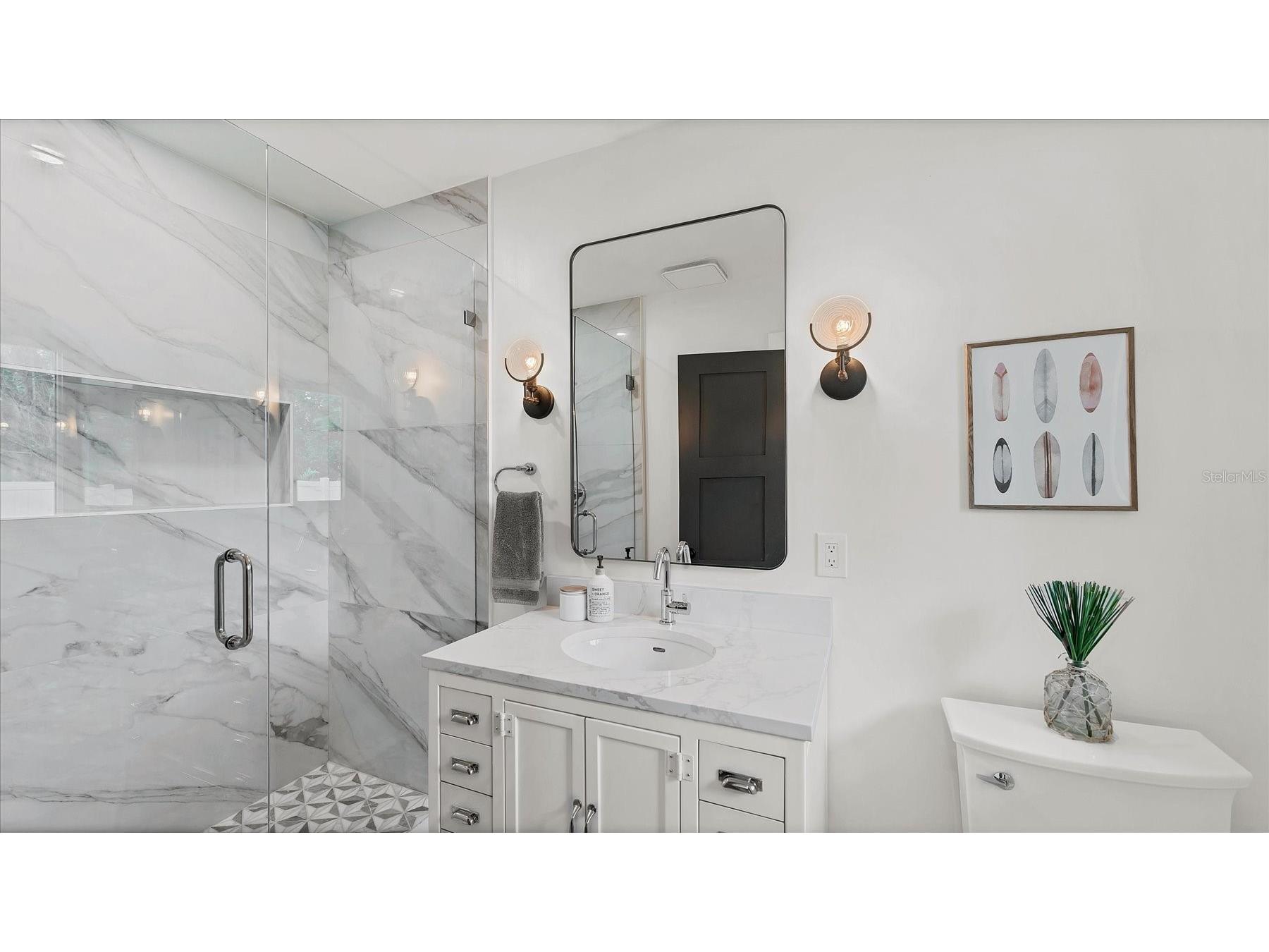 2411 Valencia Drive Sarasota FL 34239 A4683111 image31