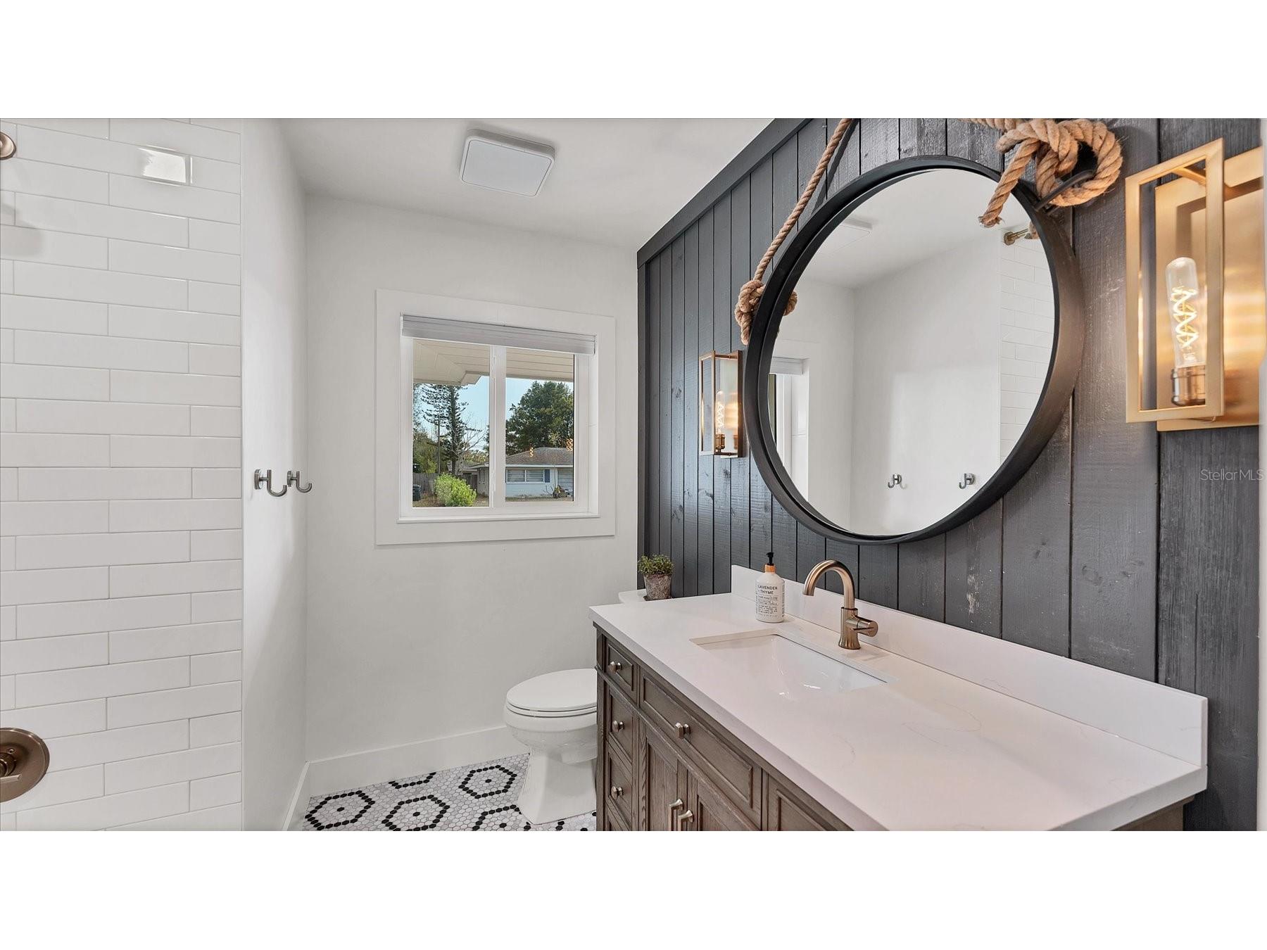 2411 Valencia Drive Sarasota FL 34239 A4683111 image35