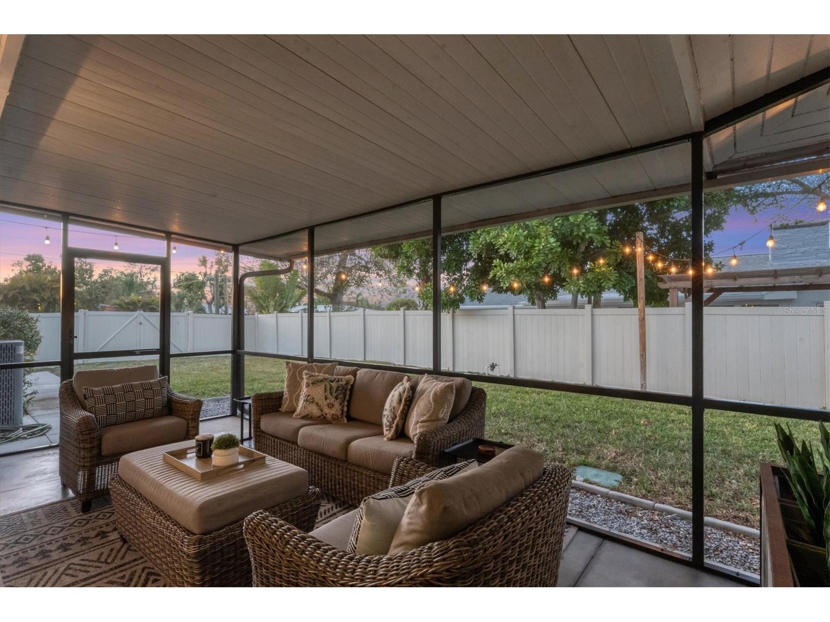 2411 Valencia Drive Sarasota FL 34239 A4683111 image36
