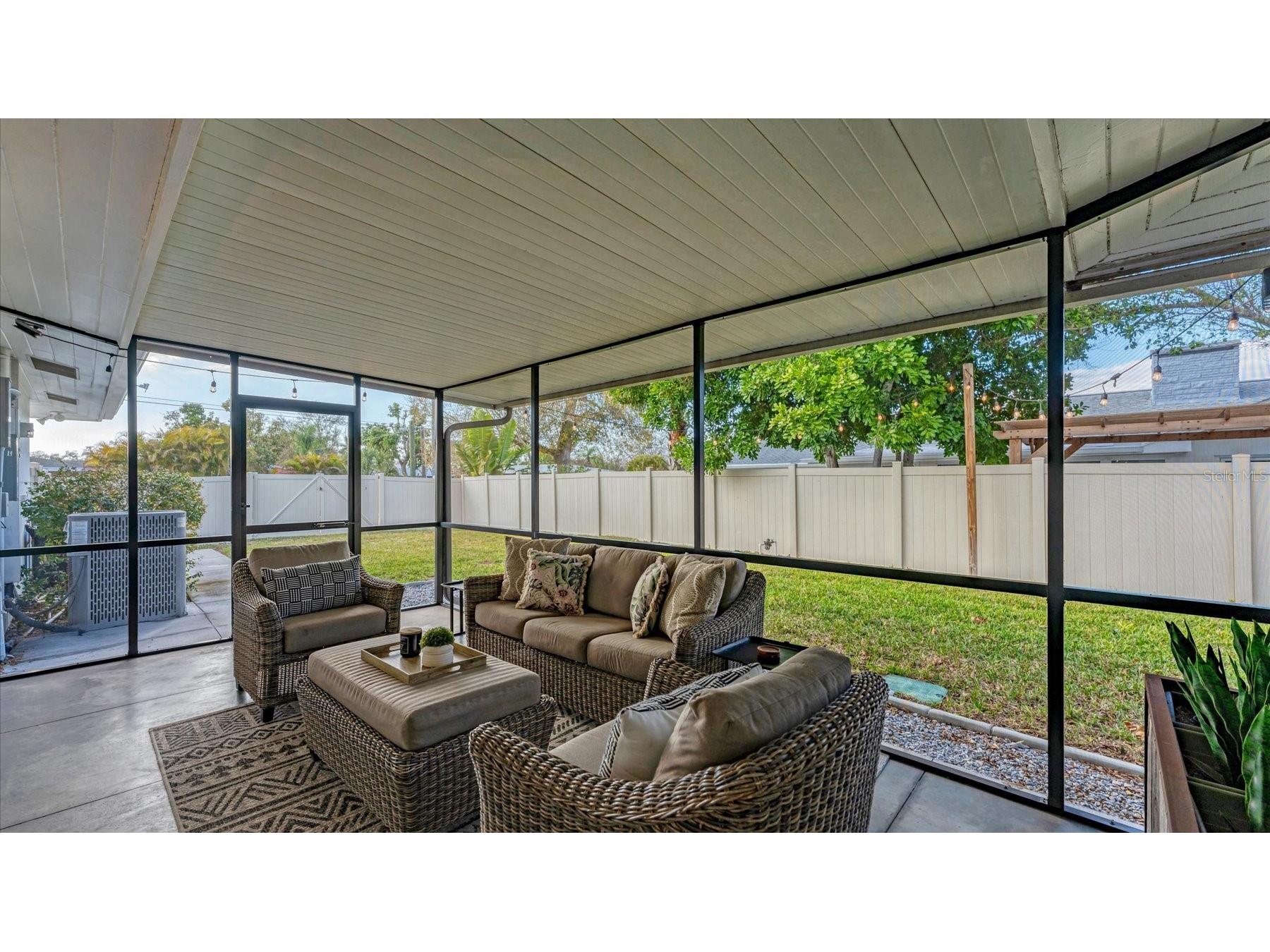 2411 Valencia Drive Sarasota FL 34239 A4683111 image37