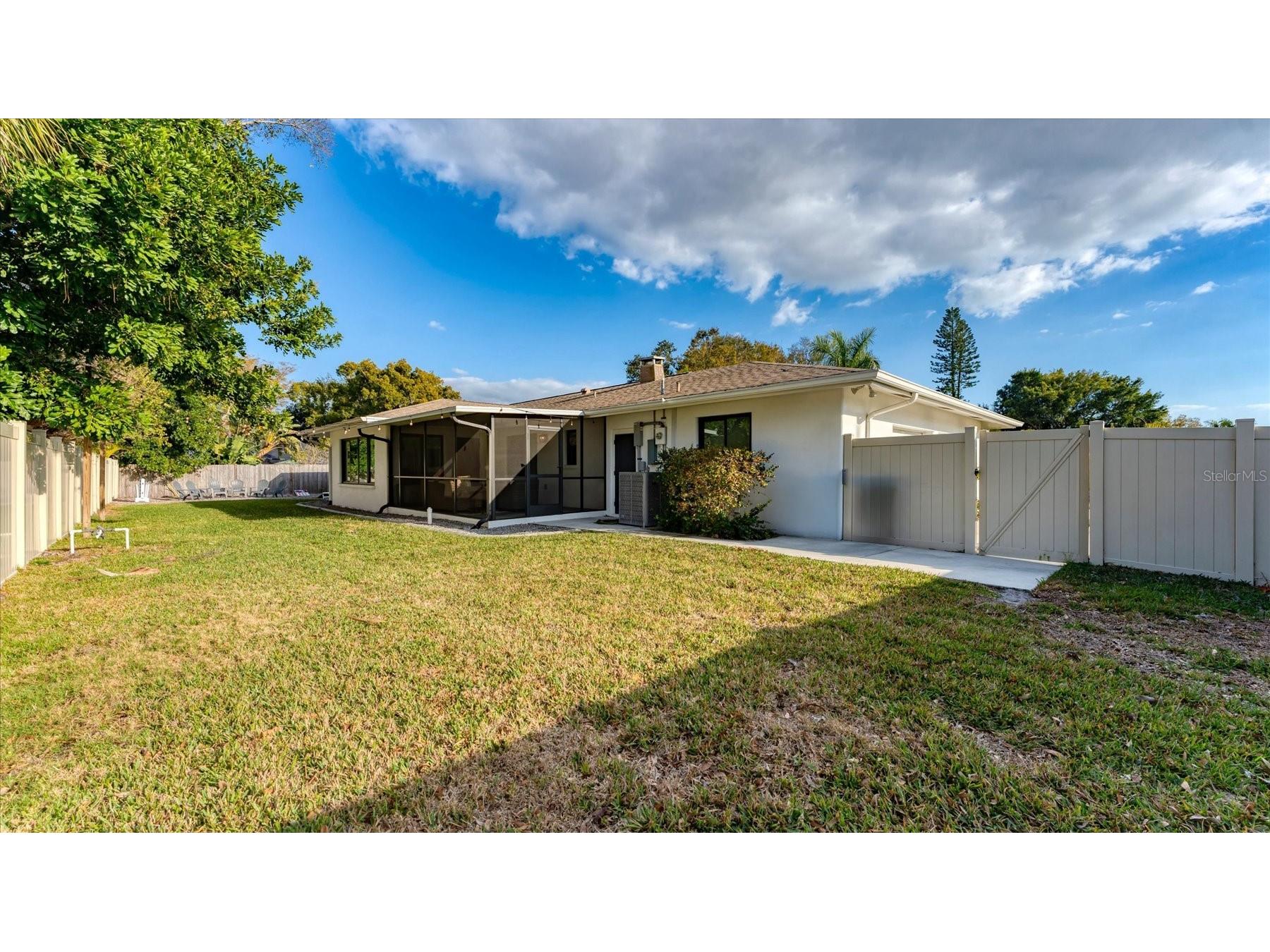 2411 Valencia Drive Sarasota FL 34239 A4683111 image40
