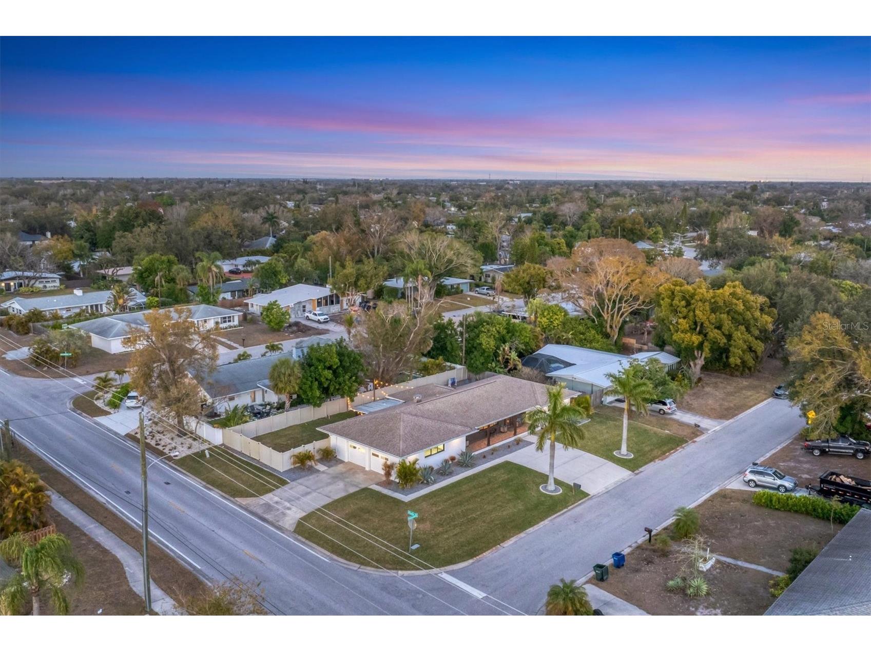 2411 Valencia Drive Sarasota FL 34239 A4683111 image46