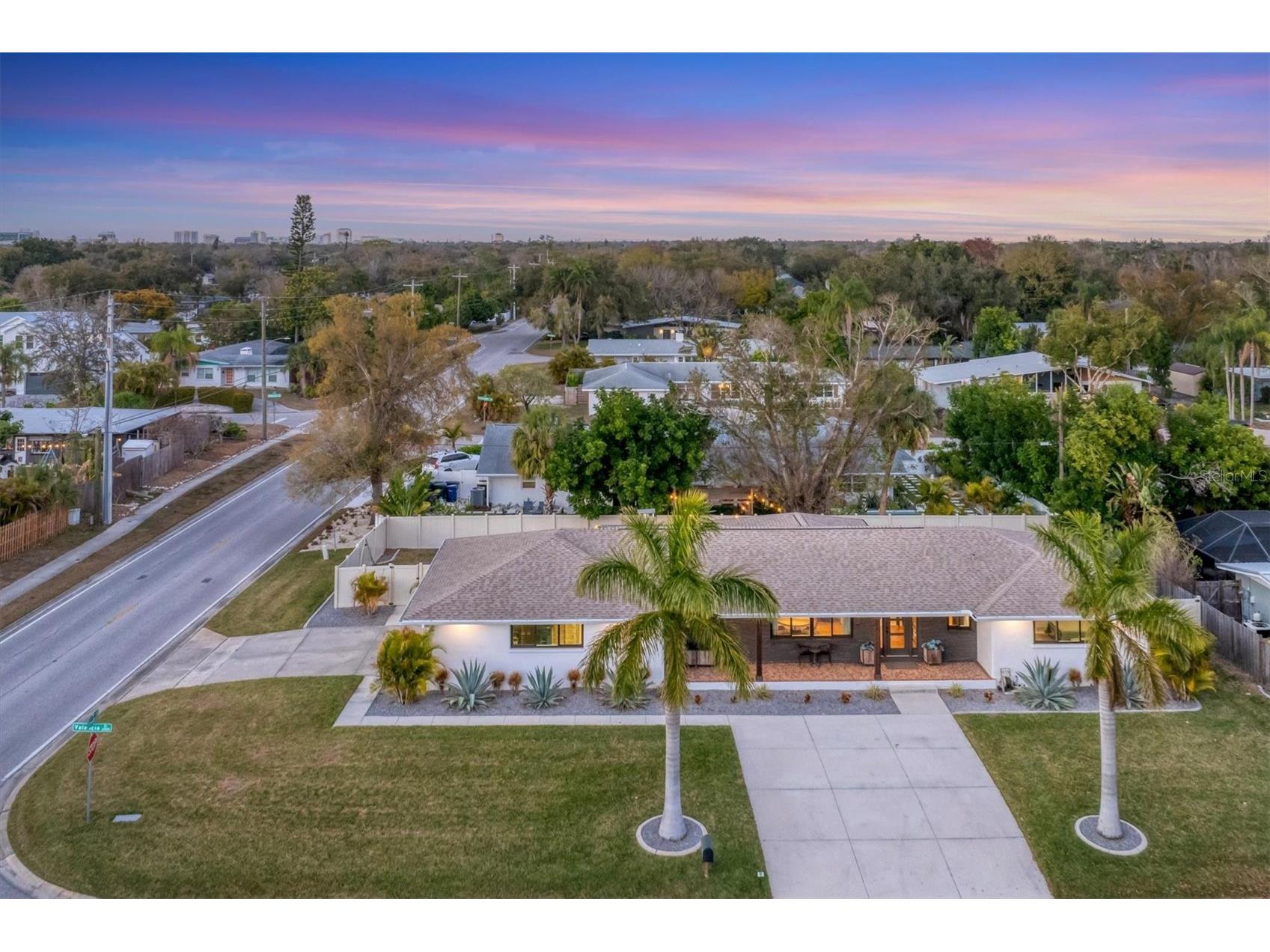 2411 Valencia Drive Sarasota FL 34239 A4683111 image47