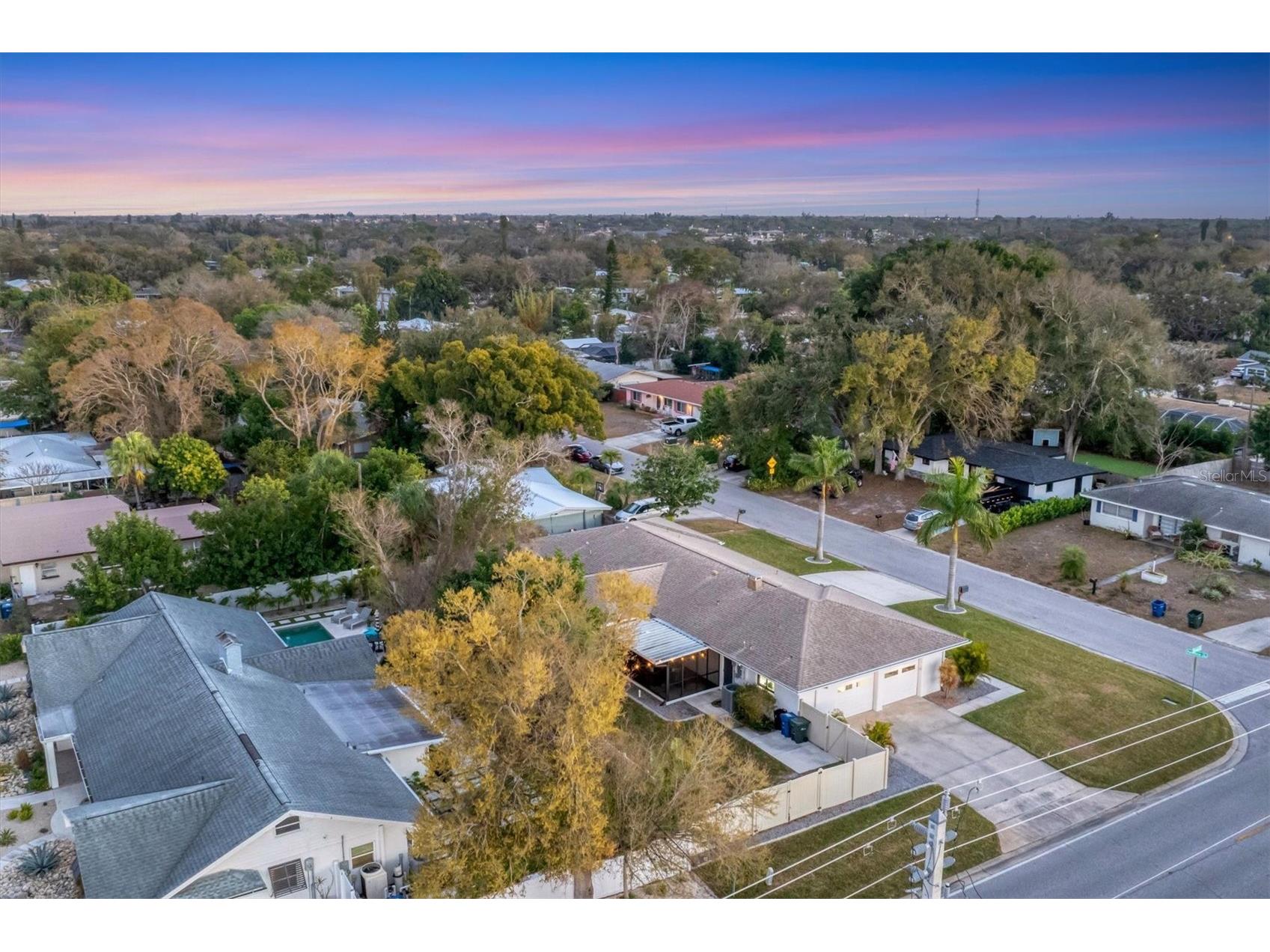2411 Valencia Drive Sarasota FL 34239 A4683111 image48
