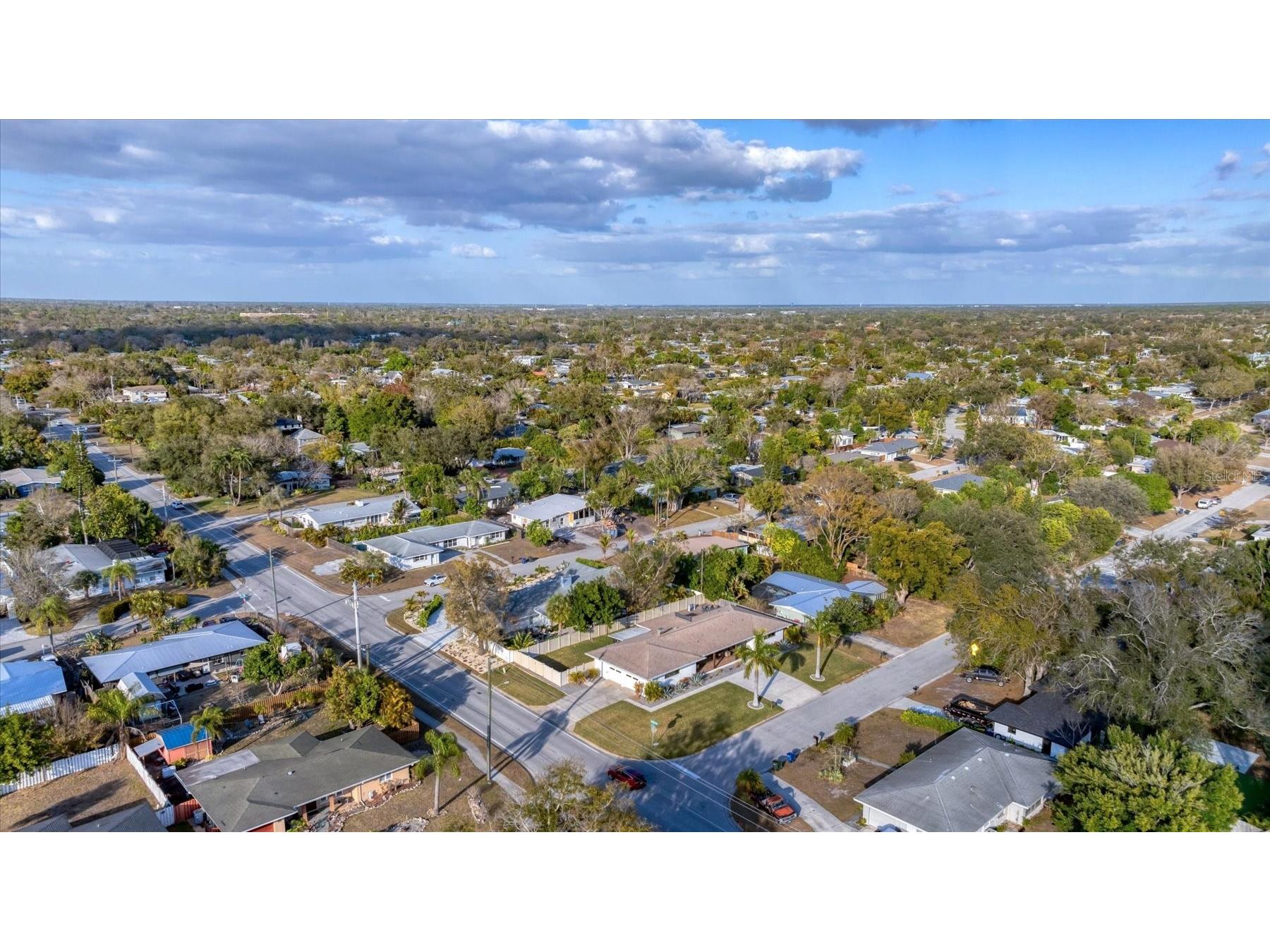 2411 Valencia Drive Sarasota FL 34239 A4683111 image51