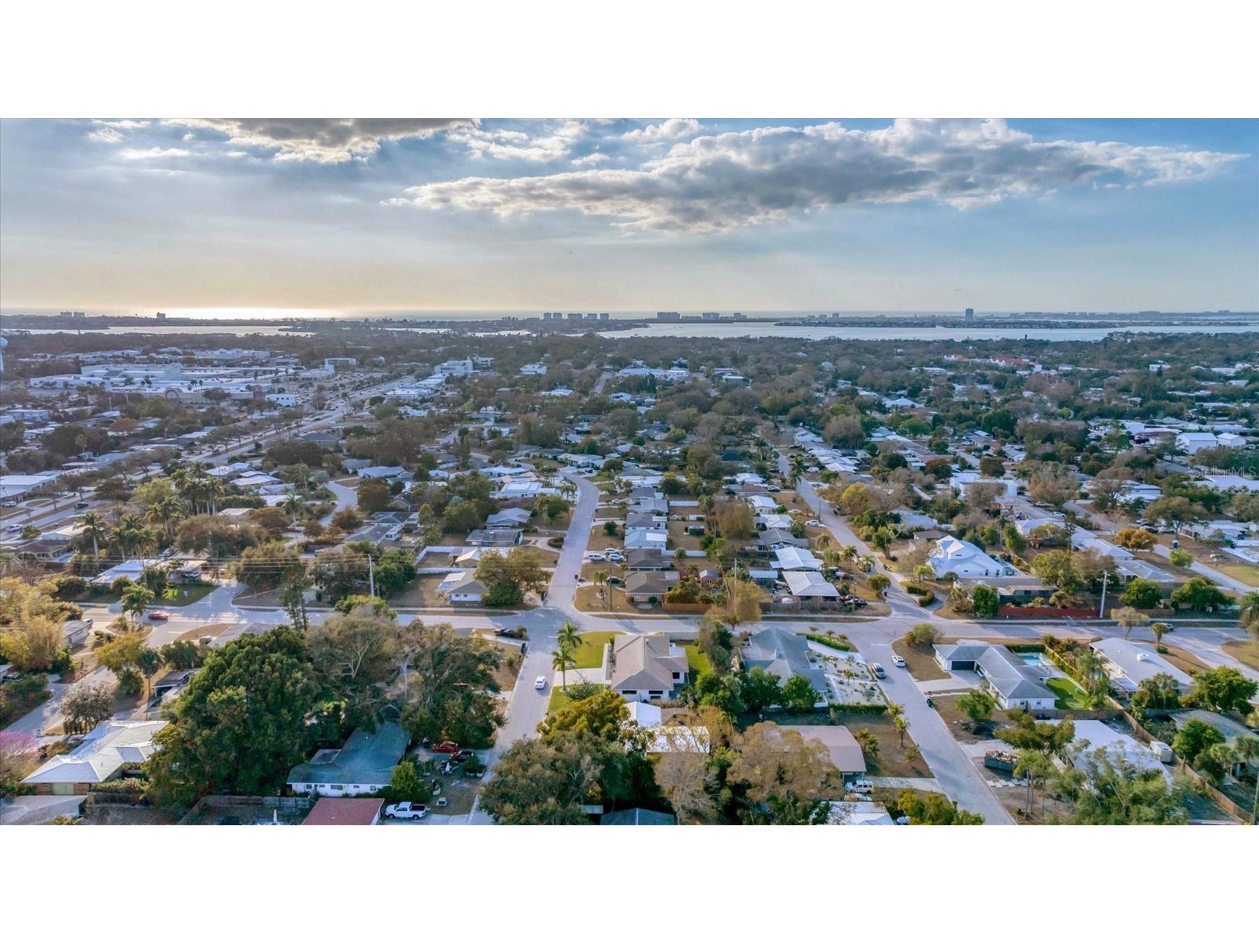 2411 Valencia Drive Sarasota FL 34239 A4683111 image54