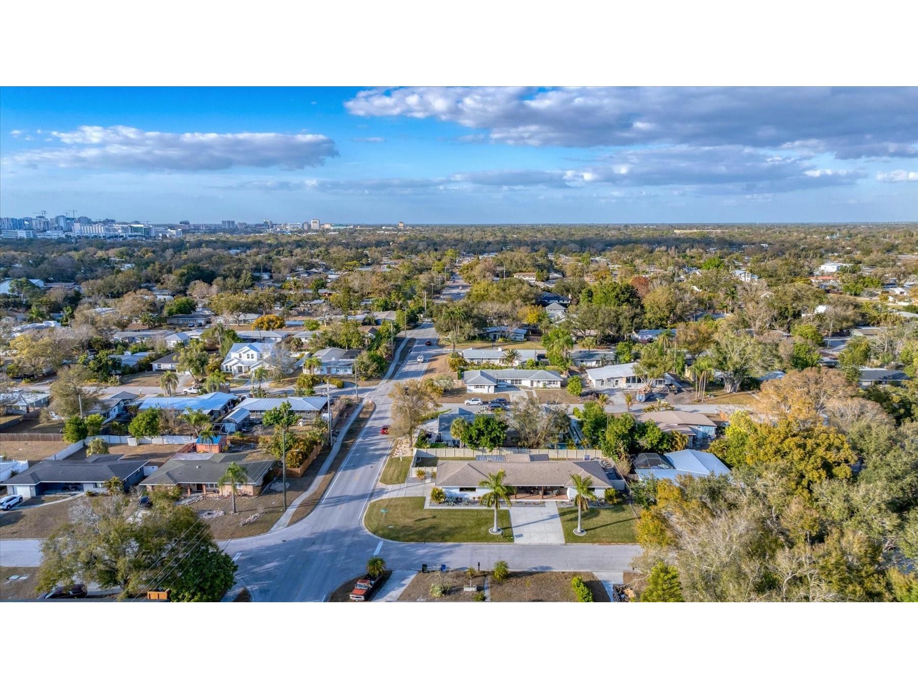 2411 Valencia Drive Sarasota FL 34239 A4683111 image55