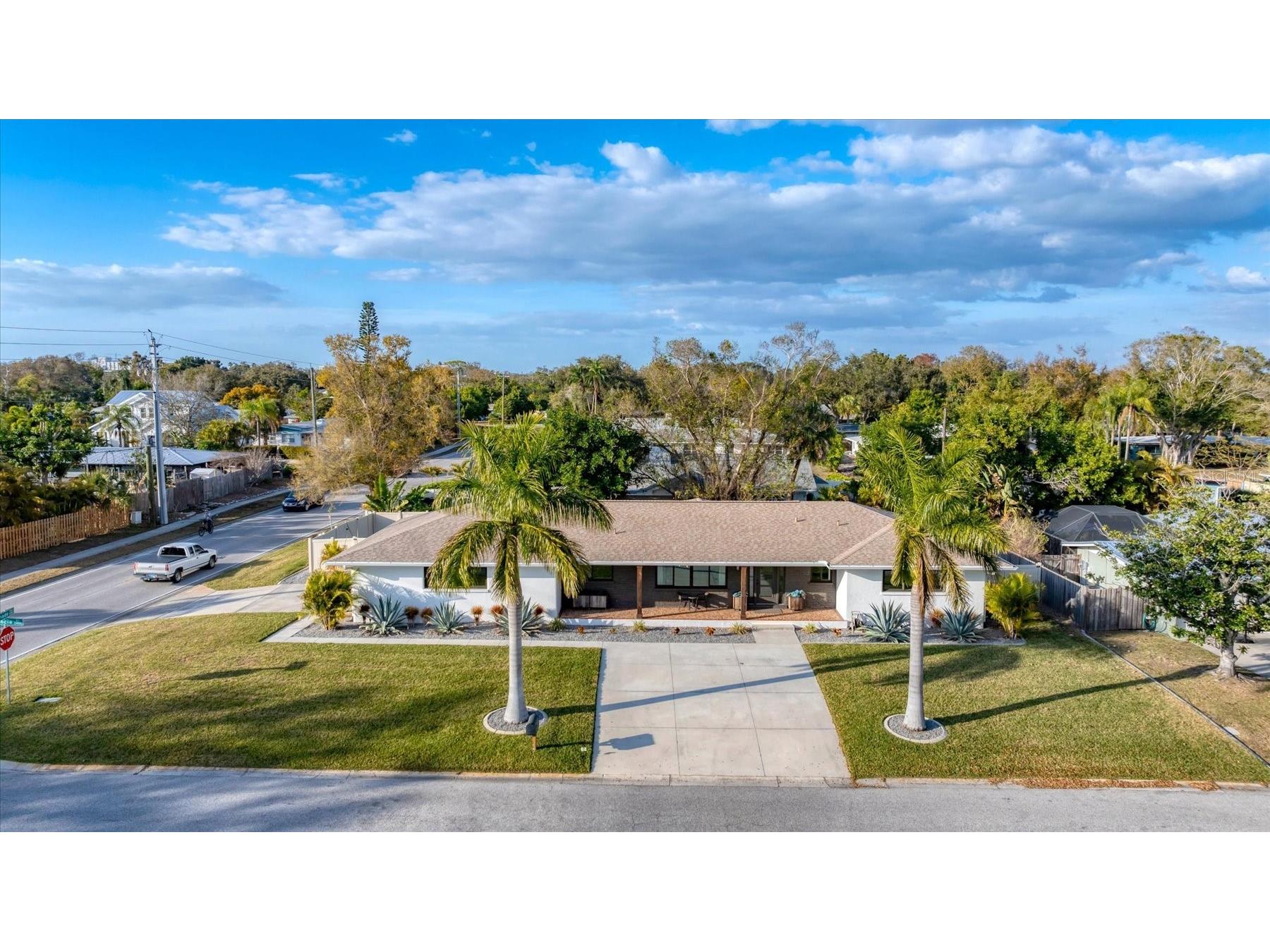 2411 Valencia Drive Sarasota FL 34239 A4683111 image58