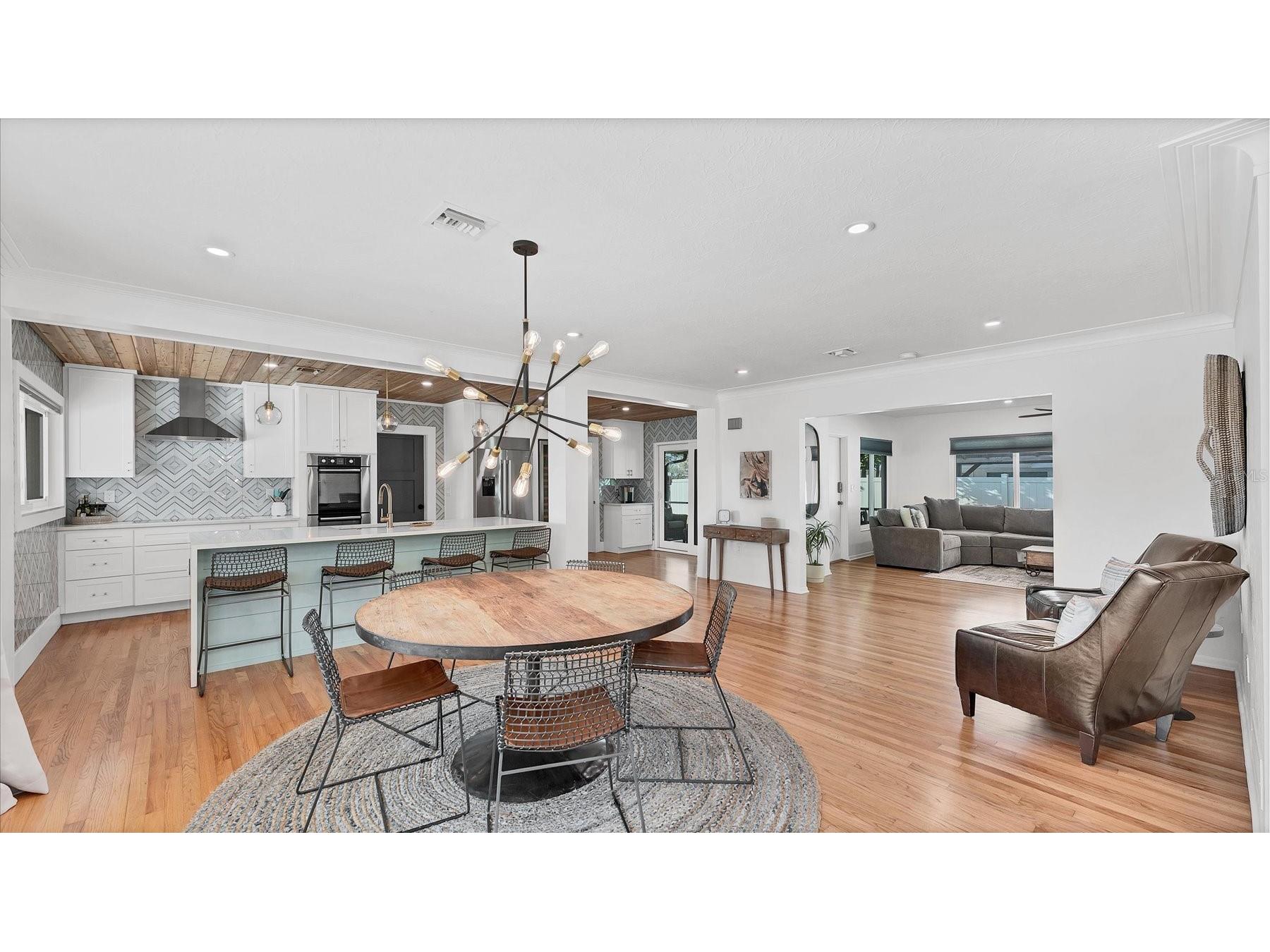 2411 Valencia Drive Sarasota FL 34239 A4683111 image9