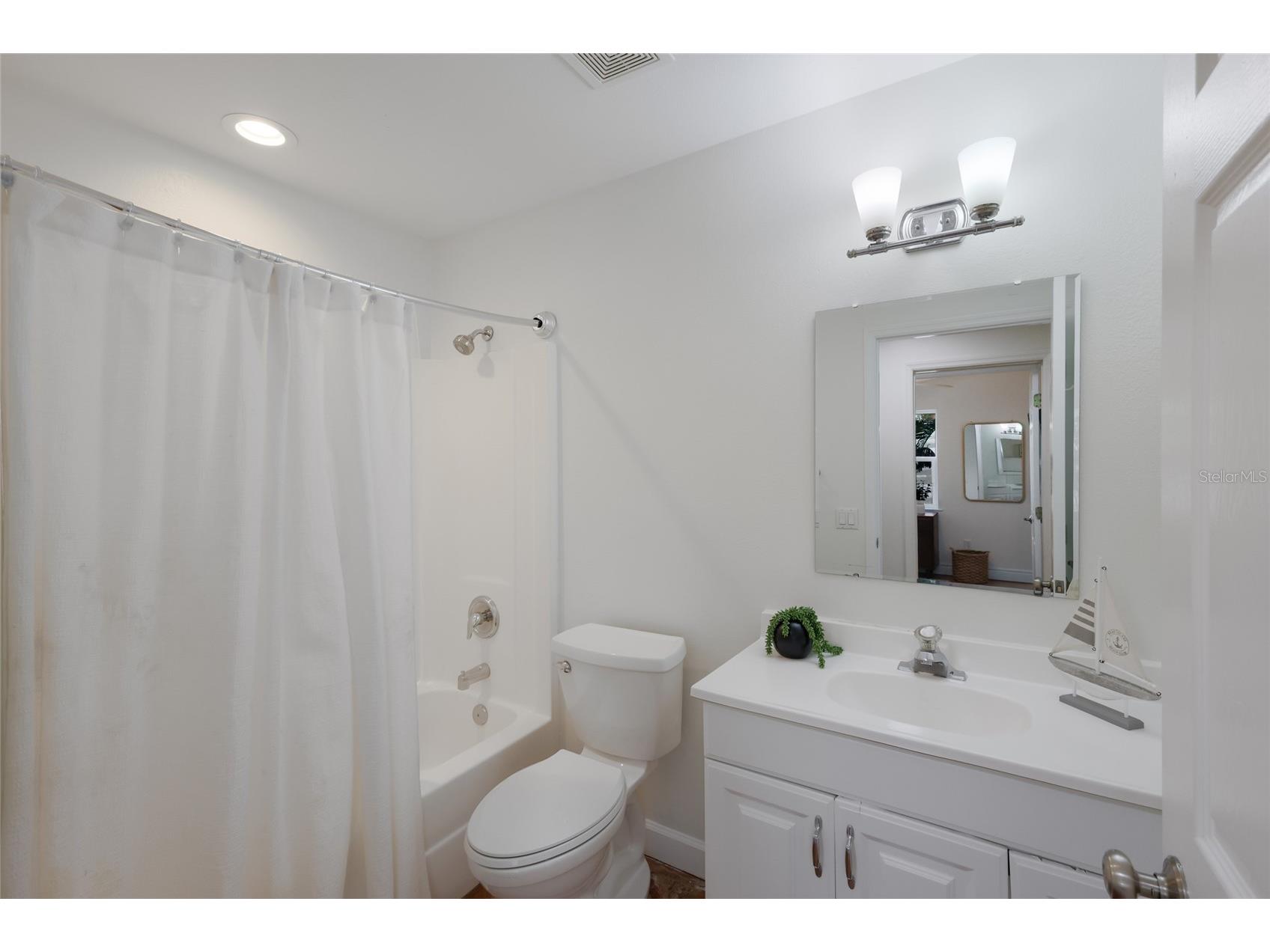 2412 Avenue B Bradenton Beach FL 34217 A4685605 image19