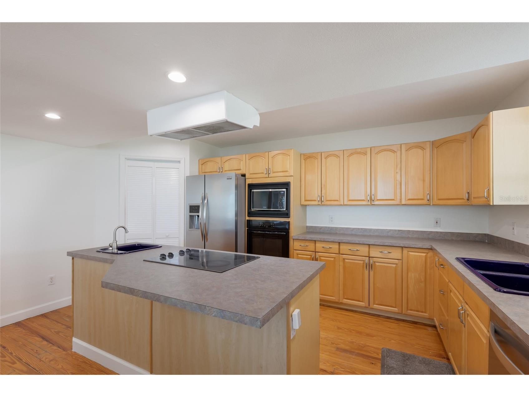 2412 Avenue B Bradenton Beach FL 34217 A4685605 image31