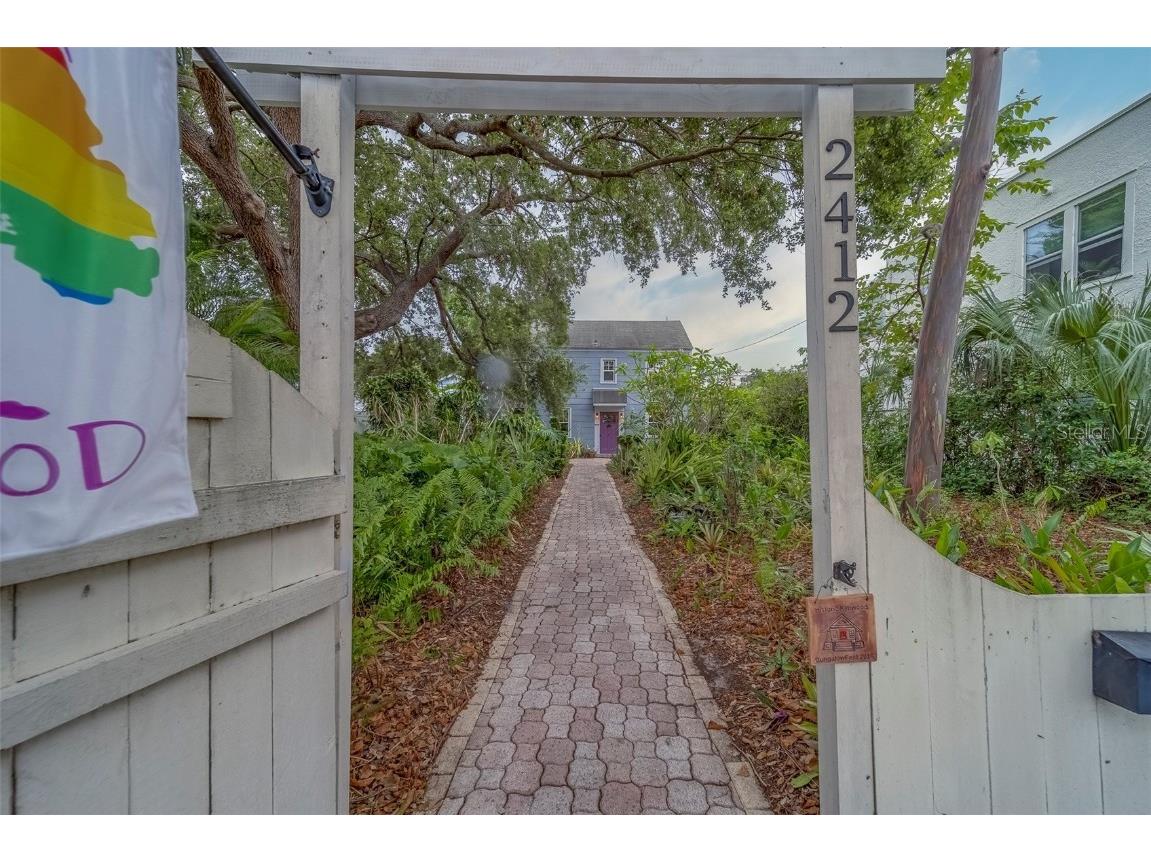 2412 Burlington Avenue N Saint Petersburg FL 33713 TB8393825 image1