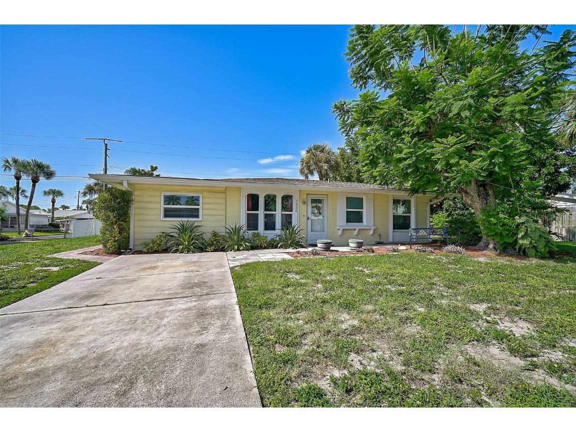 2412 Clark Avenue Bradenton FL 34207 A4617122 image1