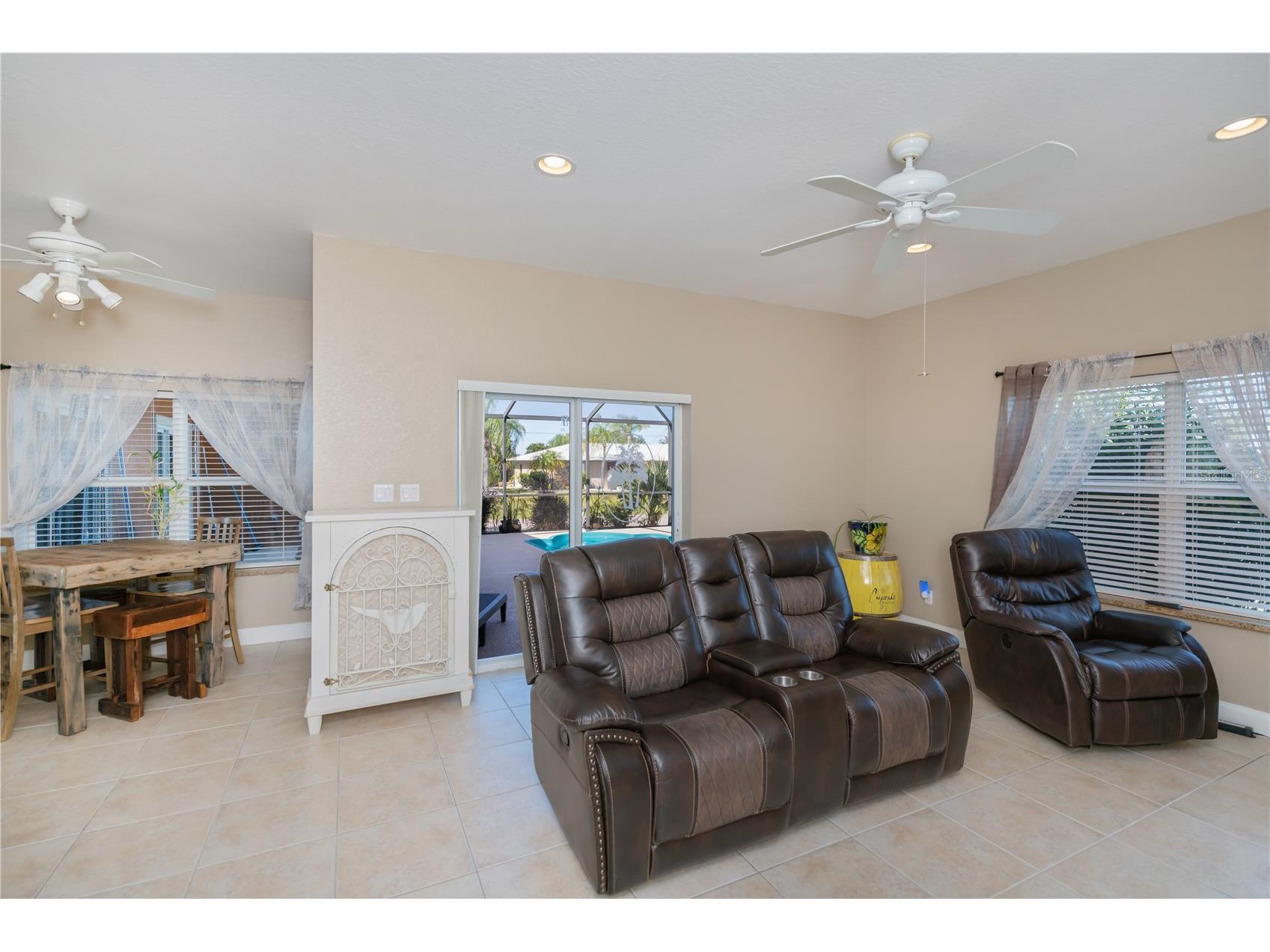 2412 Rio De Janeiro Avenue Punta Gorda FL 33983 C7517304 image25