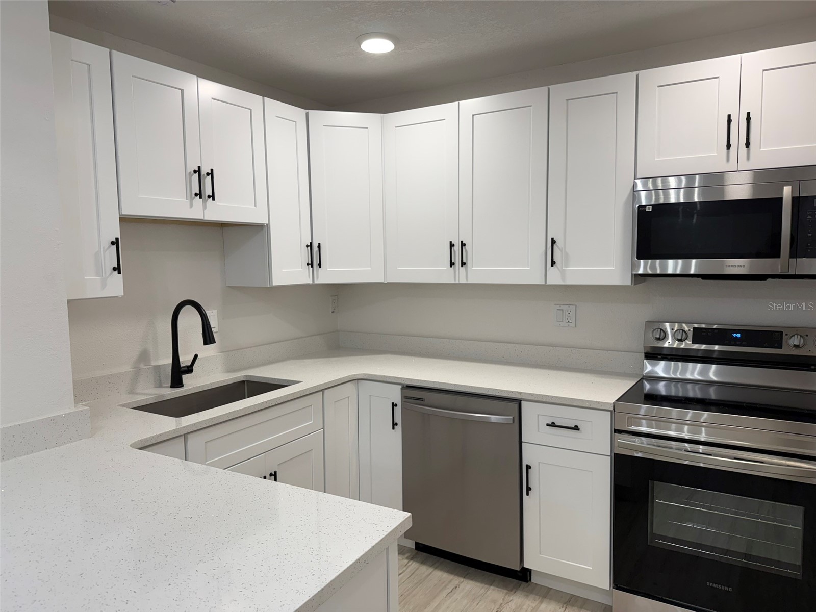 2413 18th Avenue N Saint Petersburg FL 33713 TB8506392 image4