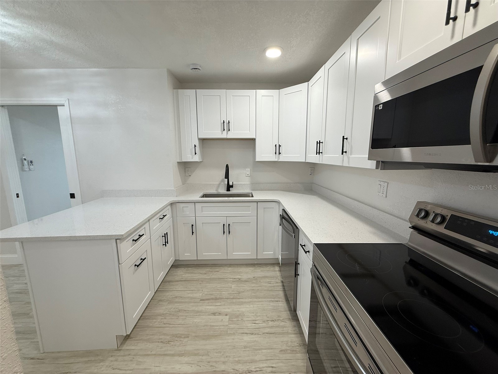 2413 18th Avenue N Saint Petersburg FL 33713 TB8506392 image6