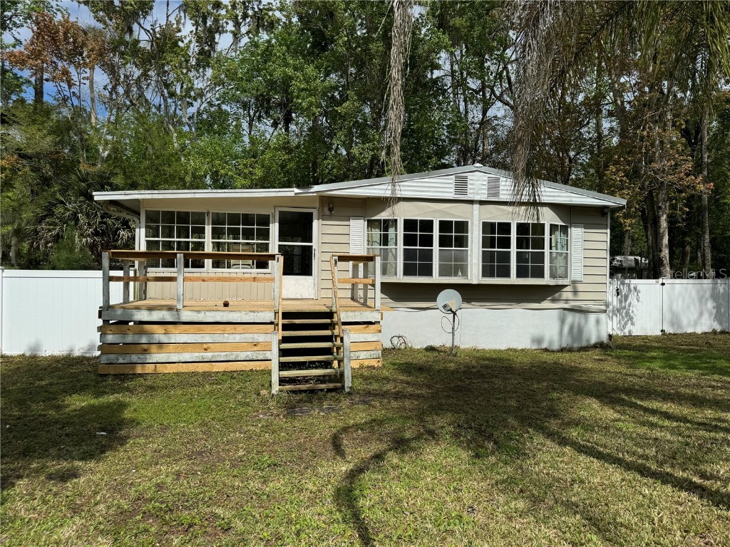 24133 Fox Road Astor FL 32102 G5079289 image1