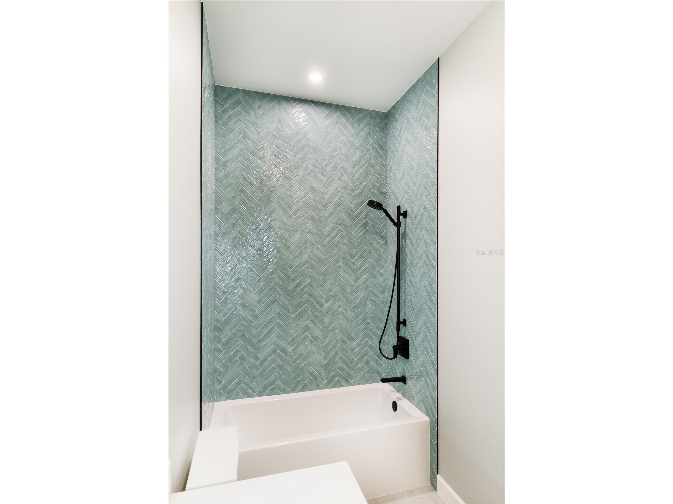 2414 Bayshore Road Nokomis FL 34275 - BLACKBURN BAY A4676619 image58