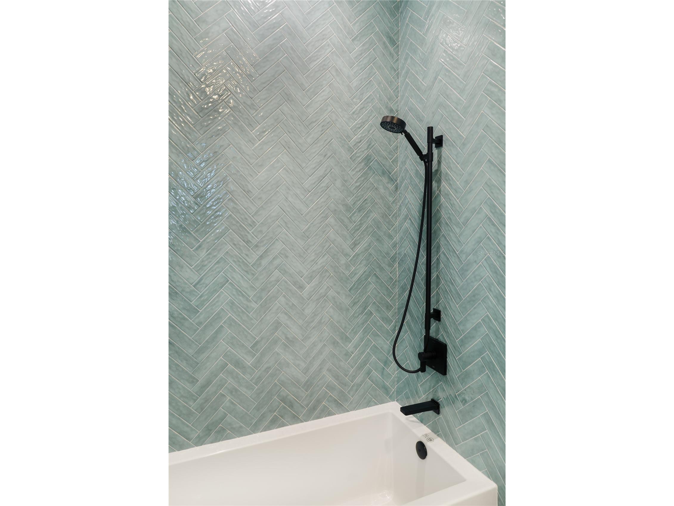 2414 Bayshore Road Nokomis FL 34275 - BLACKBURN BAY A4676619 image59